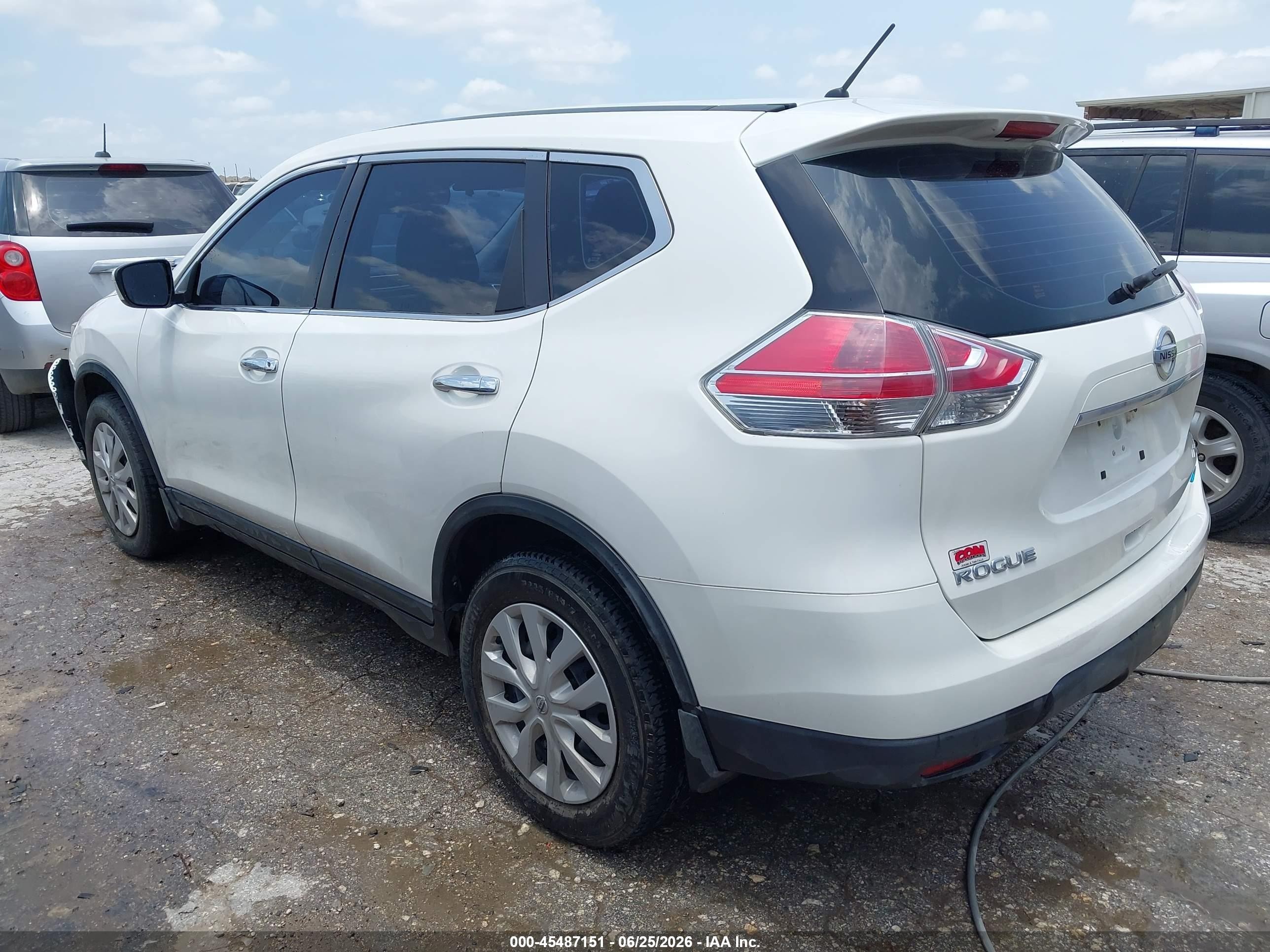 2014 Nissan Rogue S White vin: 5N1AT2MV3EC755741