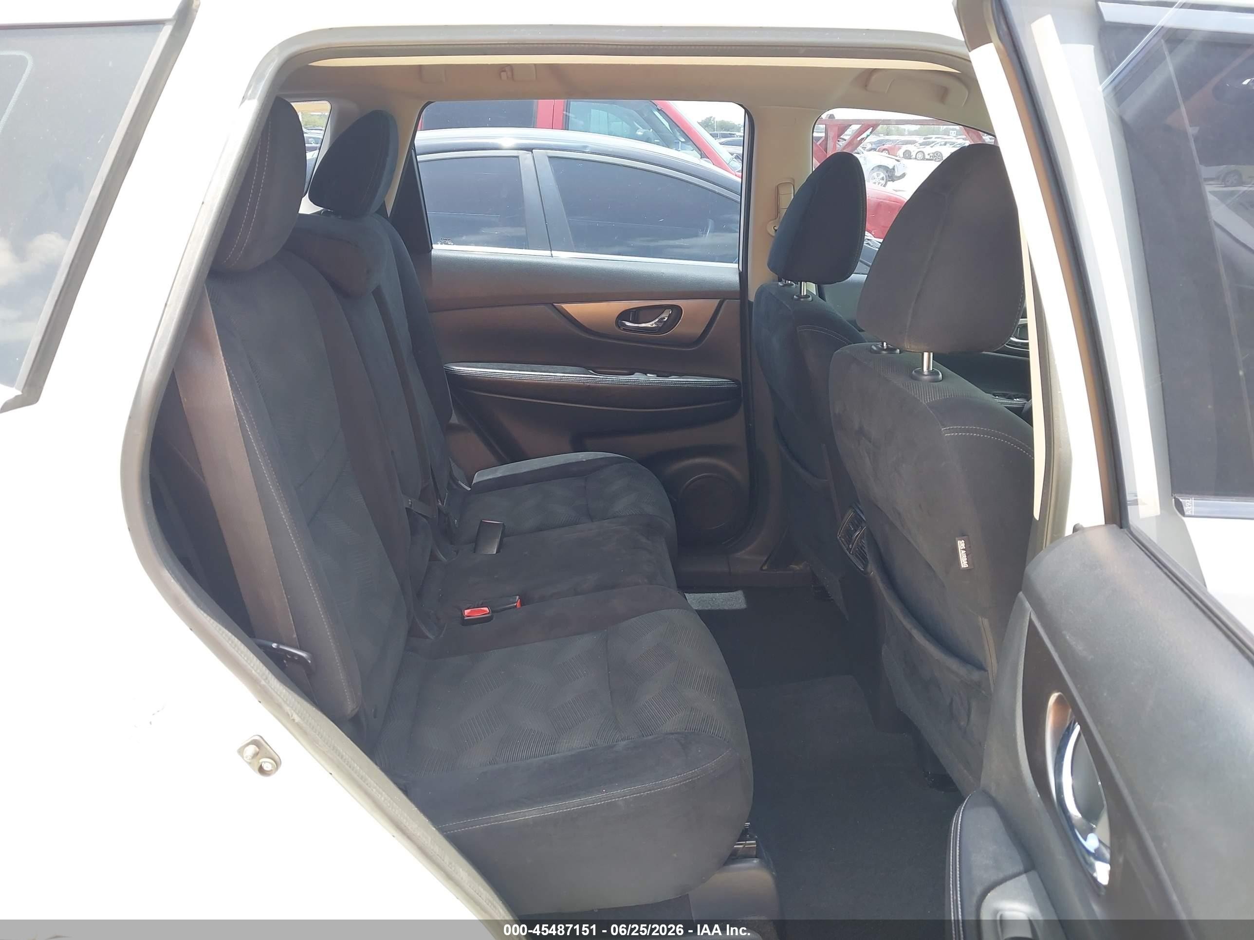 2014 Nissan Rogue S White vin: 5N1AT2MV3EC755741