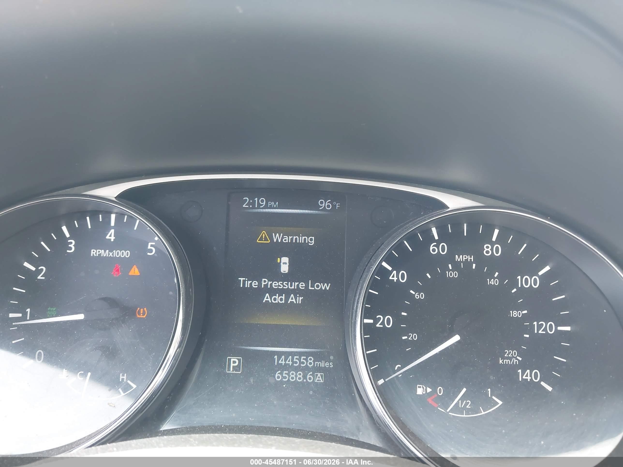 2014 Nissan Rogue S White vin: 5N1AT2MV3EC755741