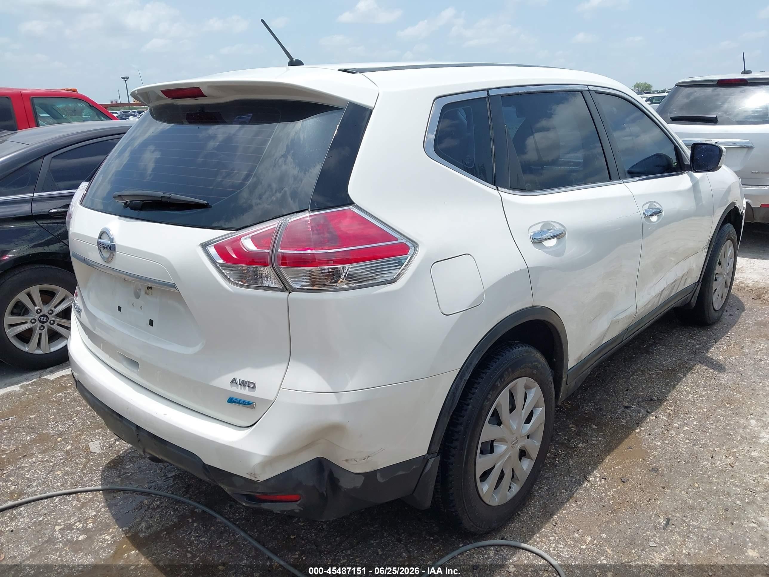 2014 Nissan Rogue S White vin: 5N1AT2MV3EC755741