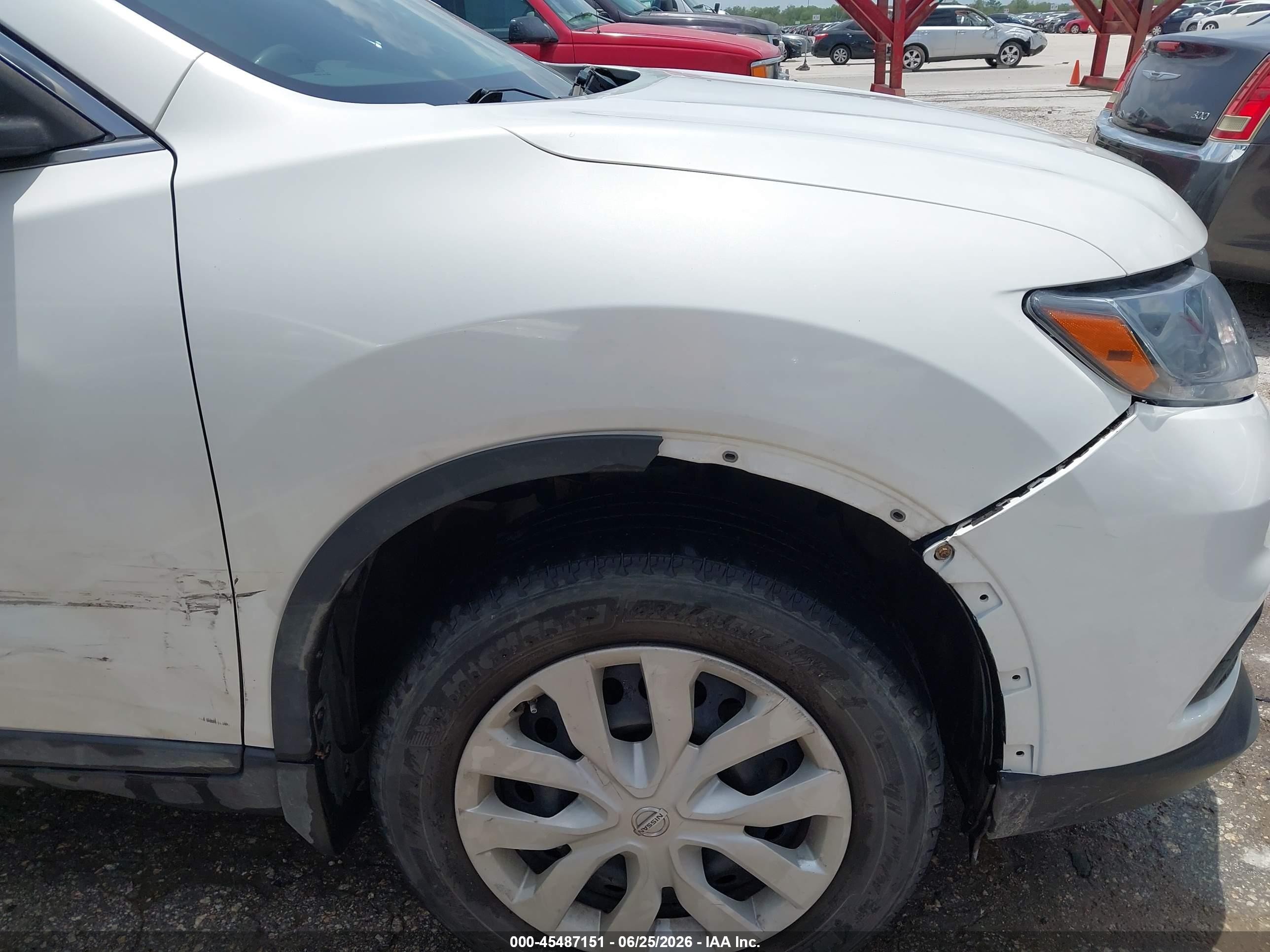 2014 Nissan Rogue S White vin: 5N1AT2MV3EC755741