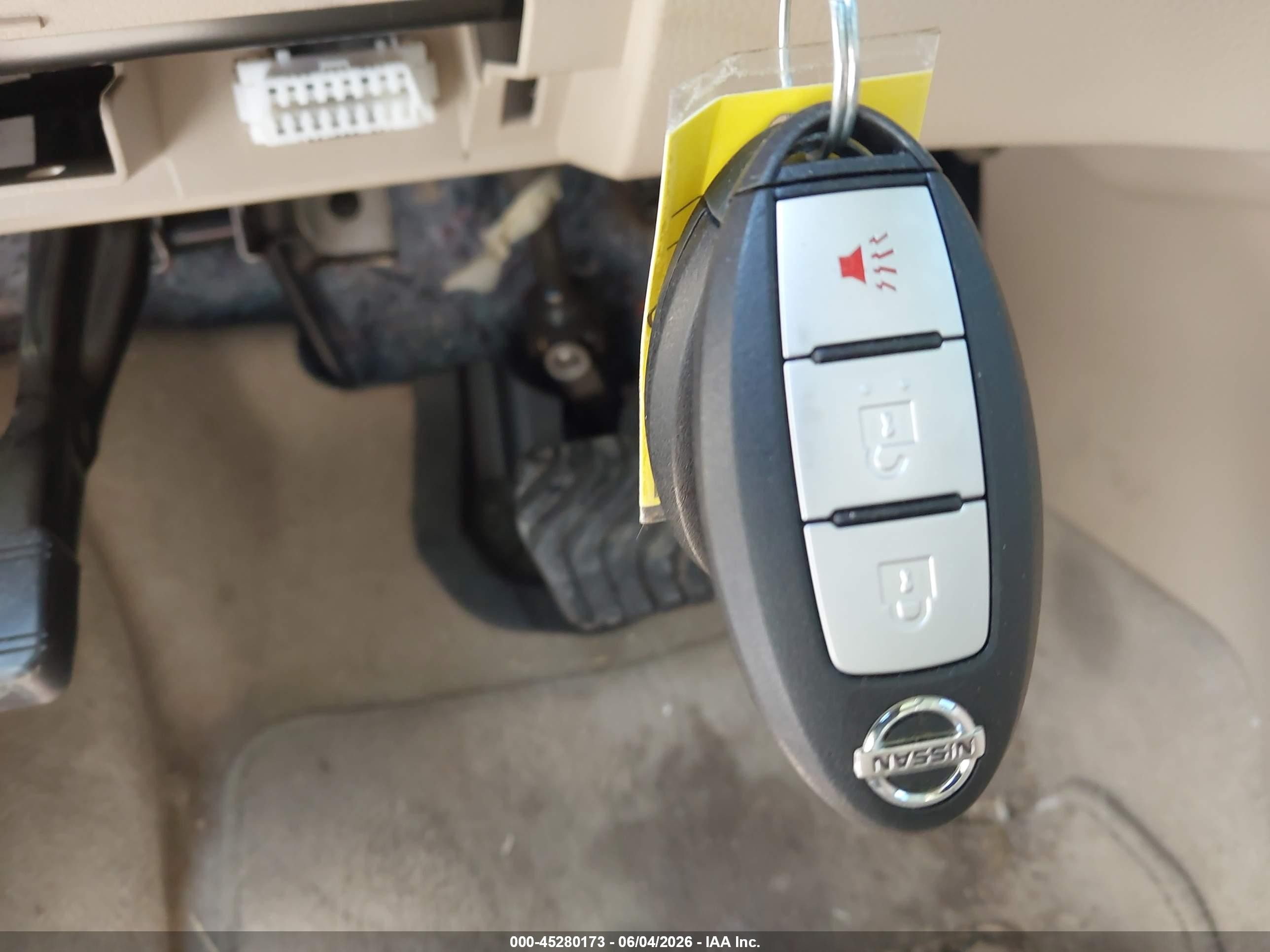 2014 Nissan Rogue Sv Черный vin: 5N1AT2MV3EC833886