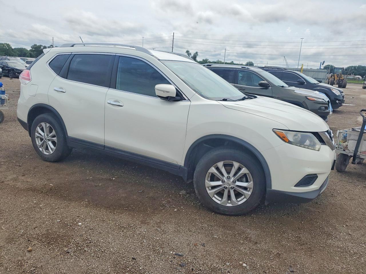 2014 Nissan Rogue Sv White vin: 5N1AT2MV3EC871344