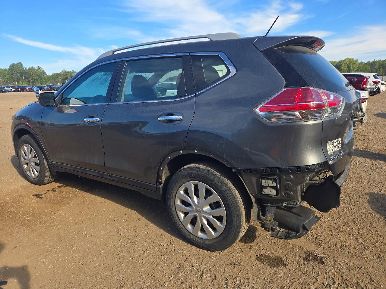 2015 Nissan Rogue S Silver vin: 5N1AT2MV3FC815907