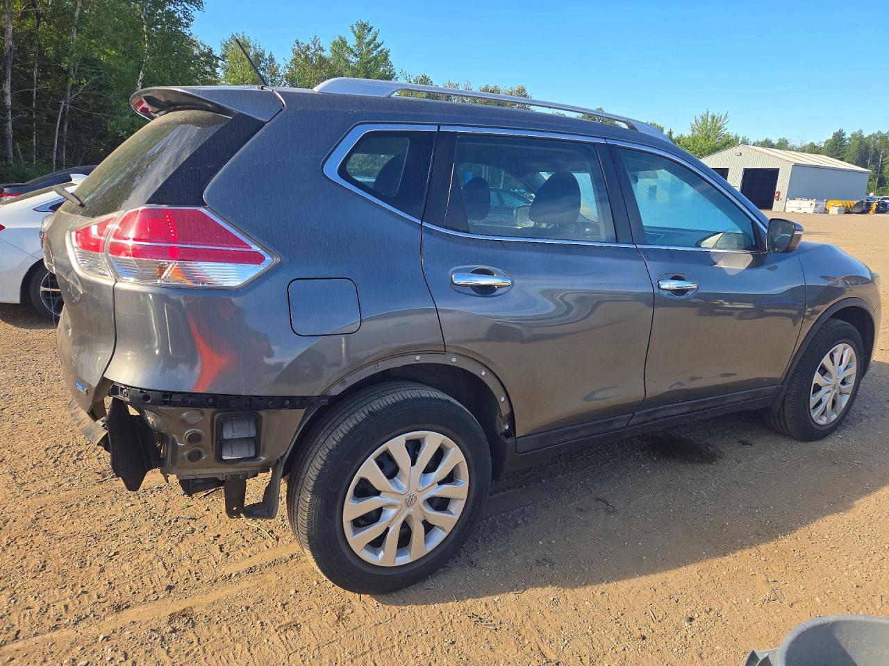 2015 Nissan Rogue S Silver vin: 5N1AT2MV3FC815907