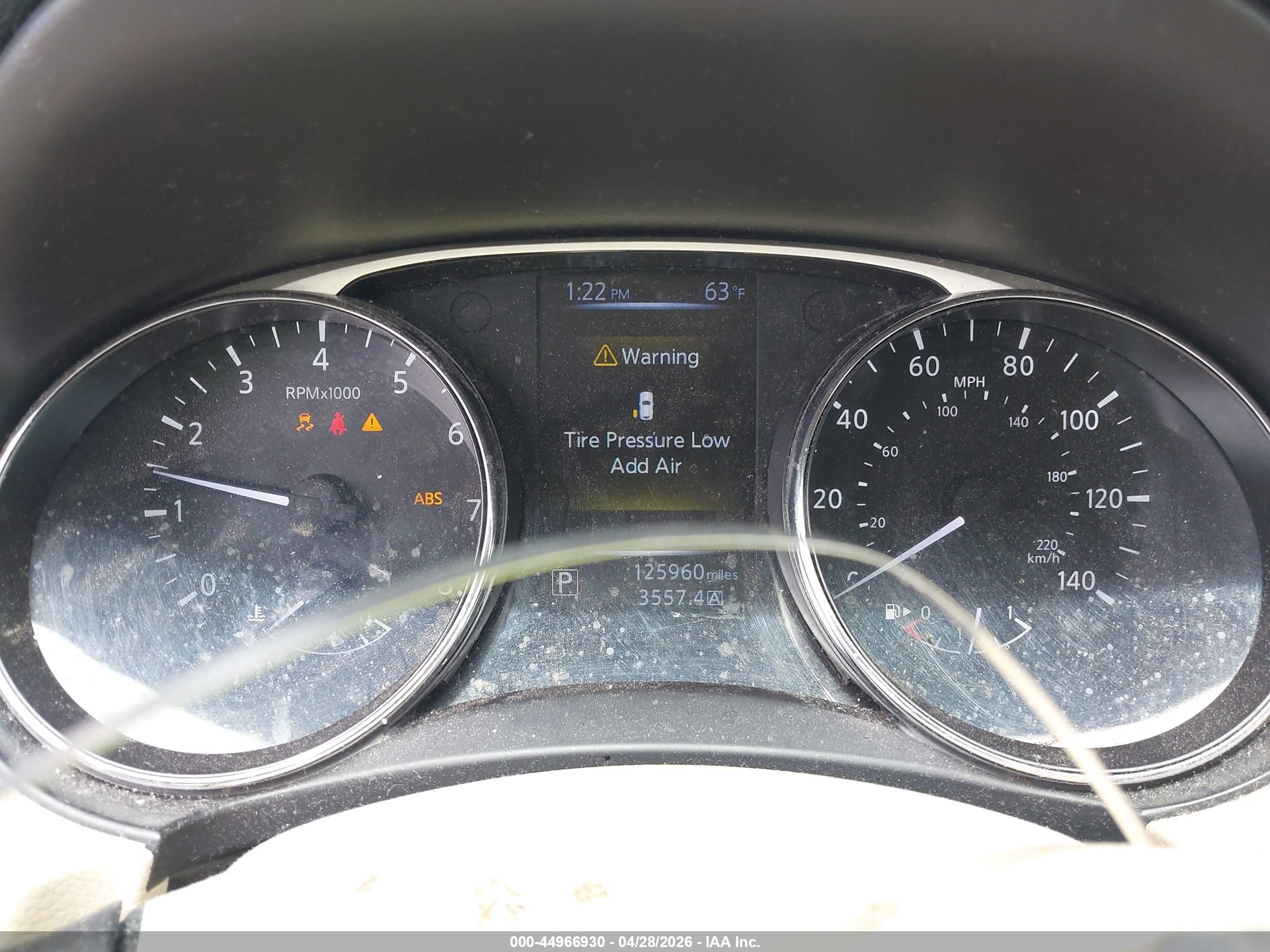 2015 Nissan Rogue S White vin: 5N1AT2MV3FC818368