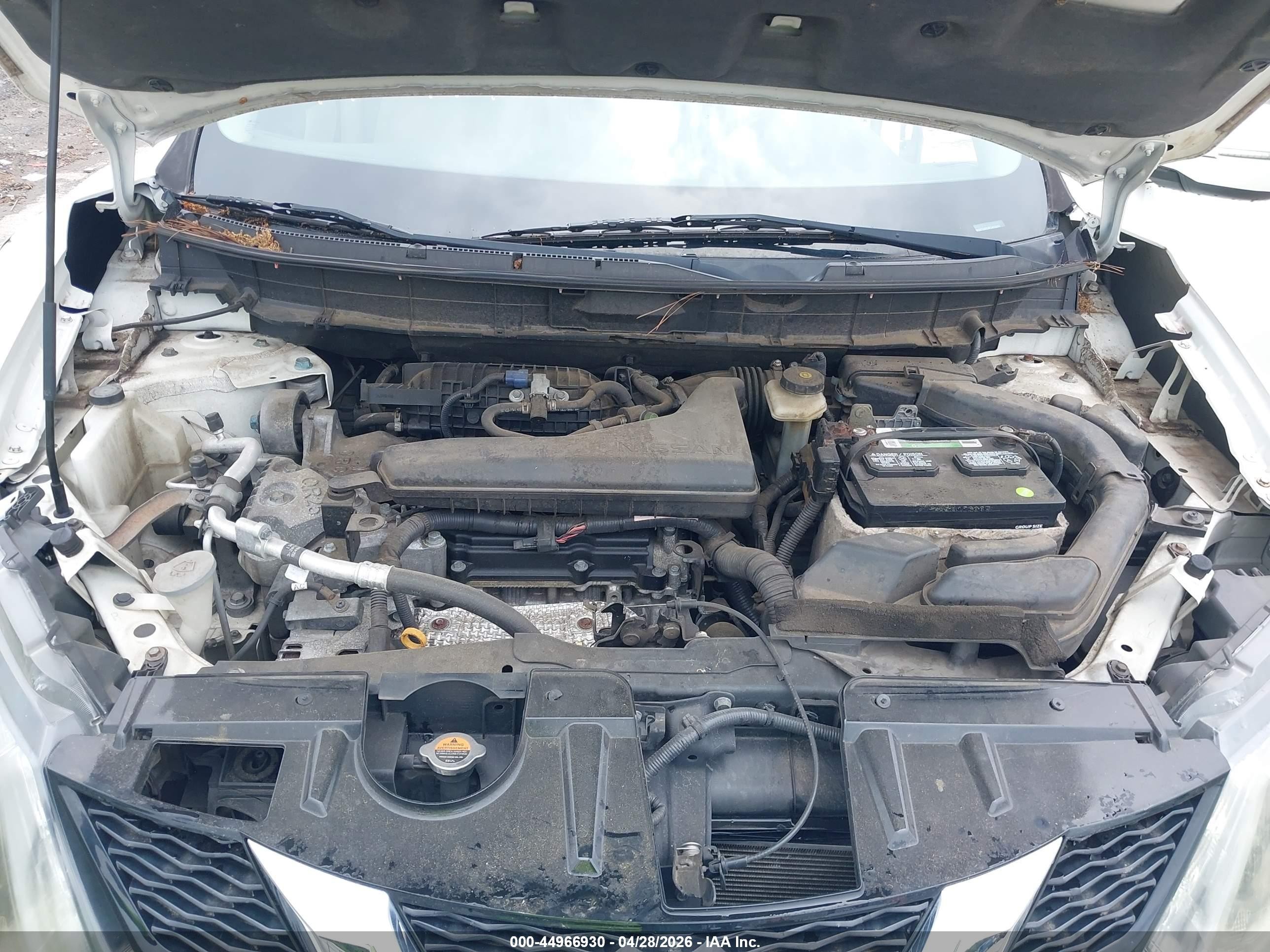 2015 Nissan Rogue S White vin: 5N1AT2MV3FC818368