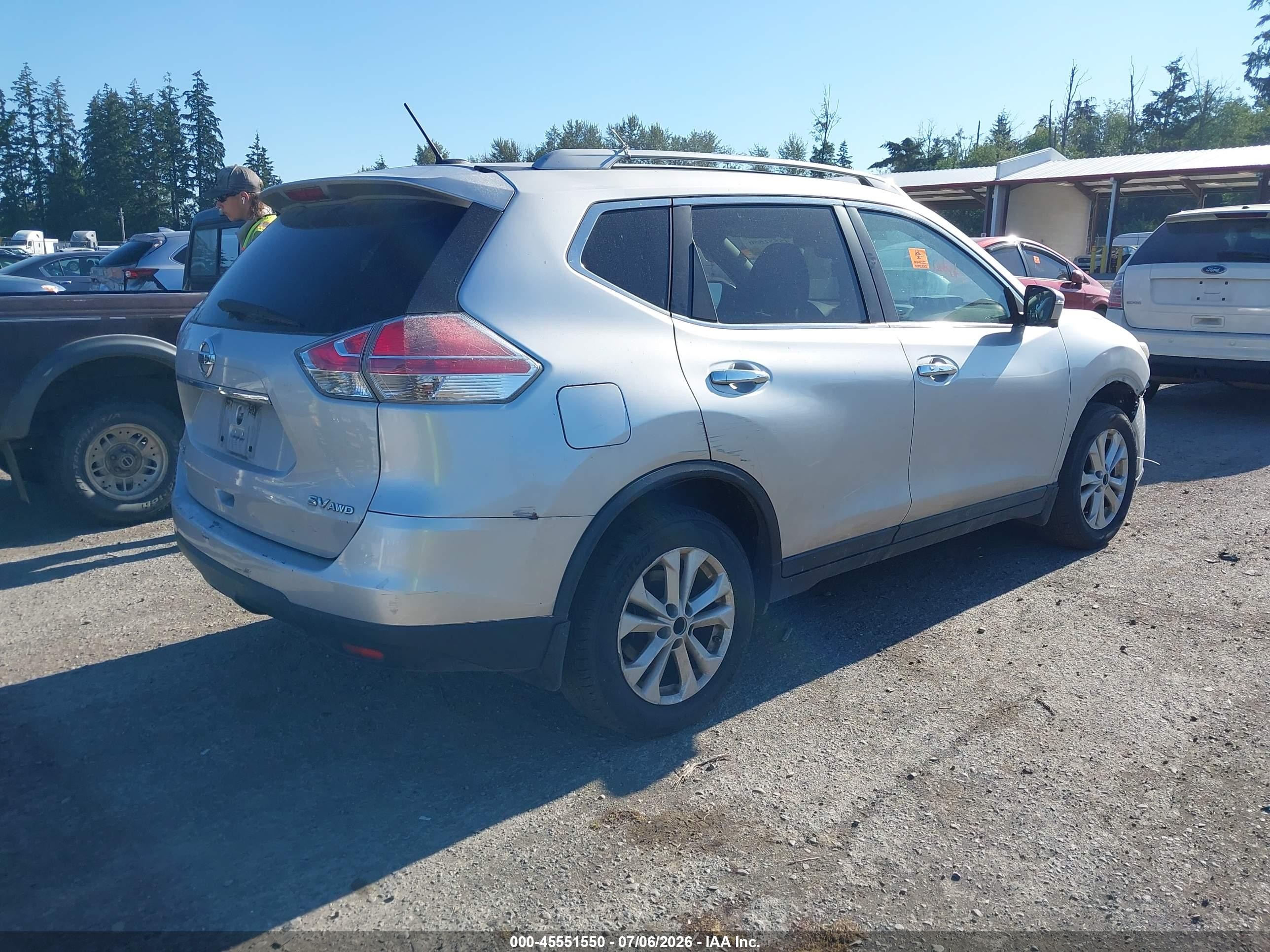 2015 Nissan Rogue Sv Серебряный vin: 5N1AT2MV3FC836238