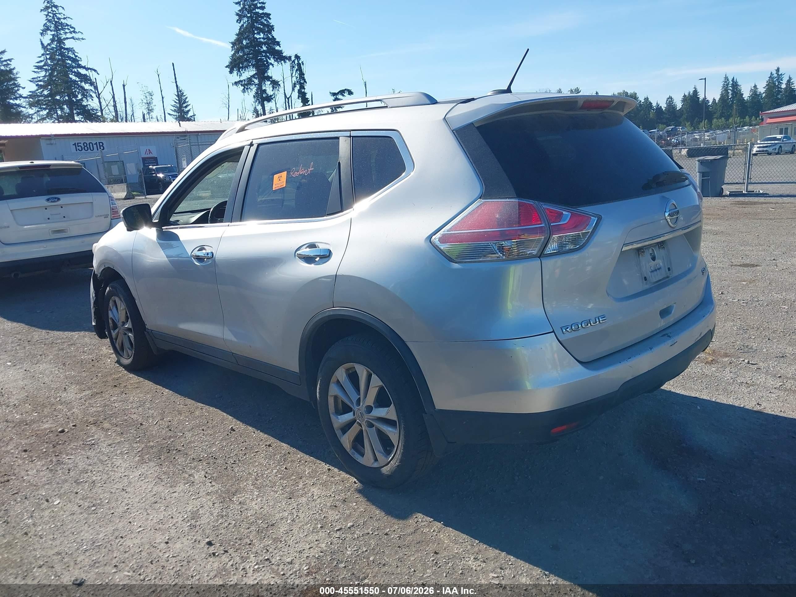 2015 Nissan Rogue Sv Серебряный vin: 5N1AT2MV3FC836238