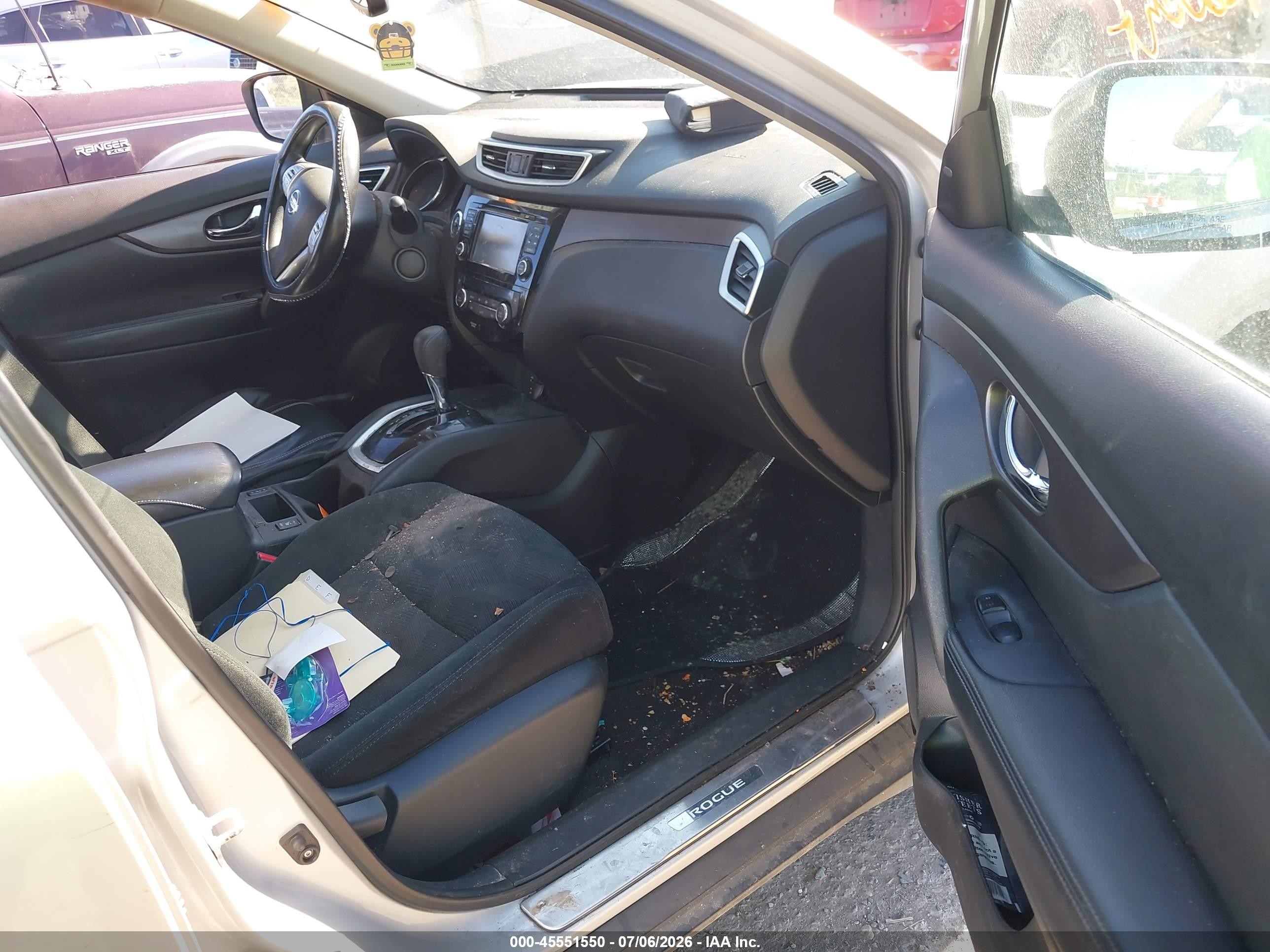 2015 Nissan Rogue Sv Серебряный vin: 5N1AT2MV3FC836238
