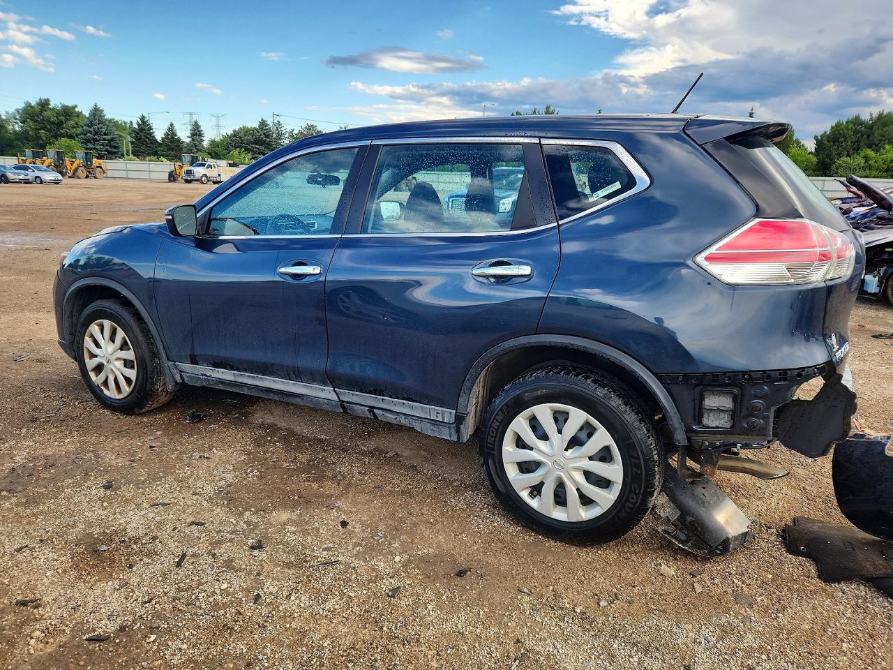 2015 Nissan Rogue S Blue vin: 5N1AT2MV3FC849670