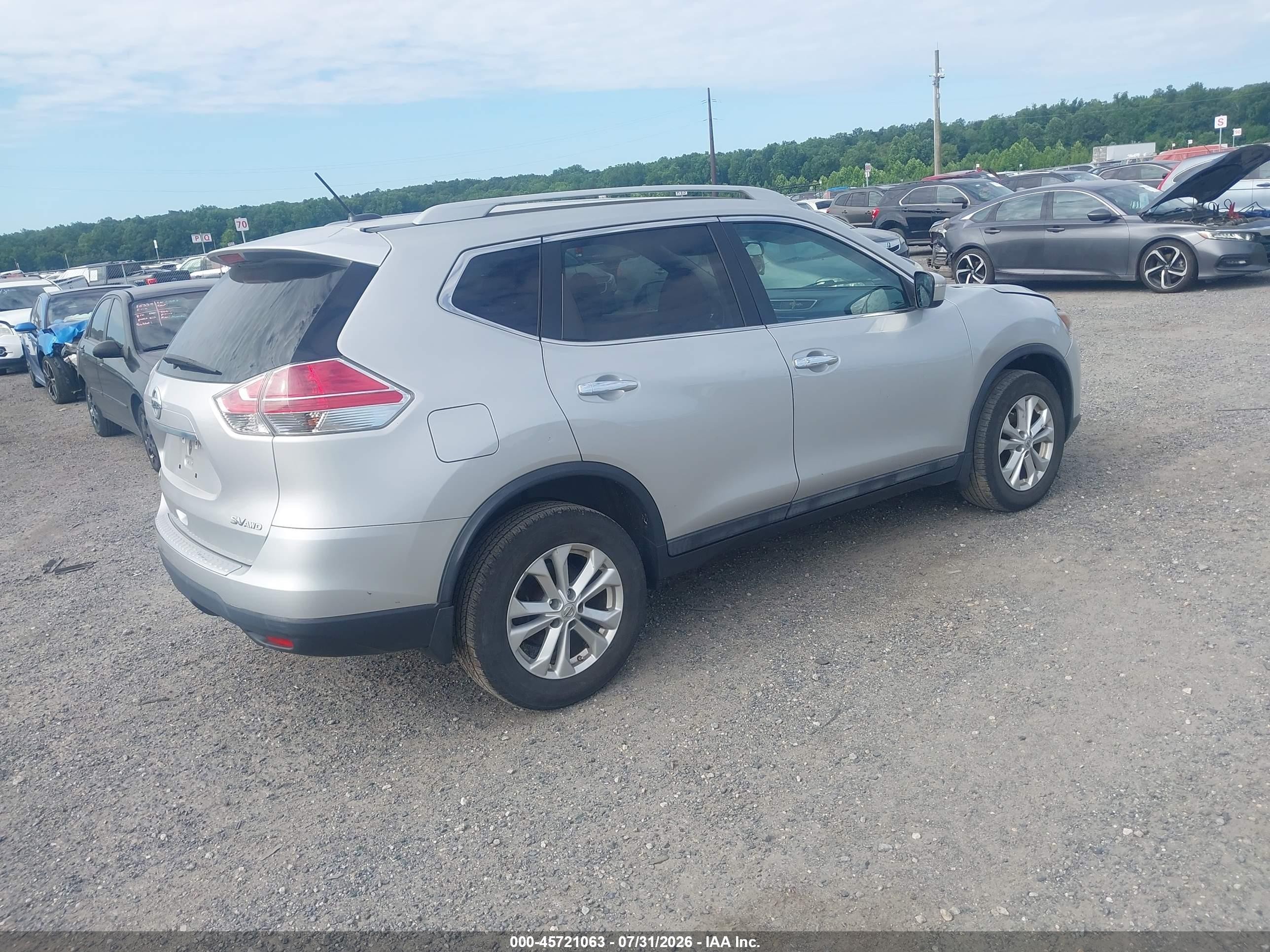 2015 Nissan Rogue Sv Silver vin: 5N1AT2MV3FC852858