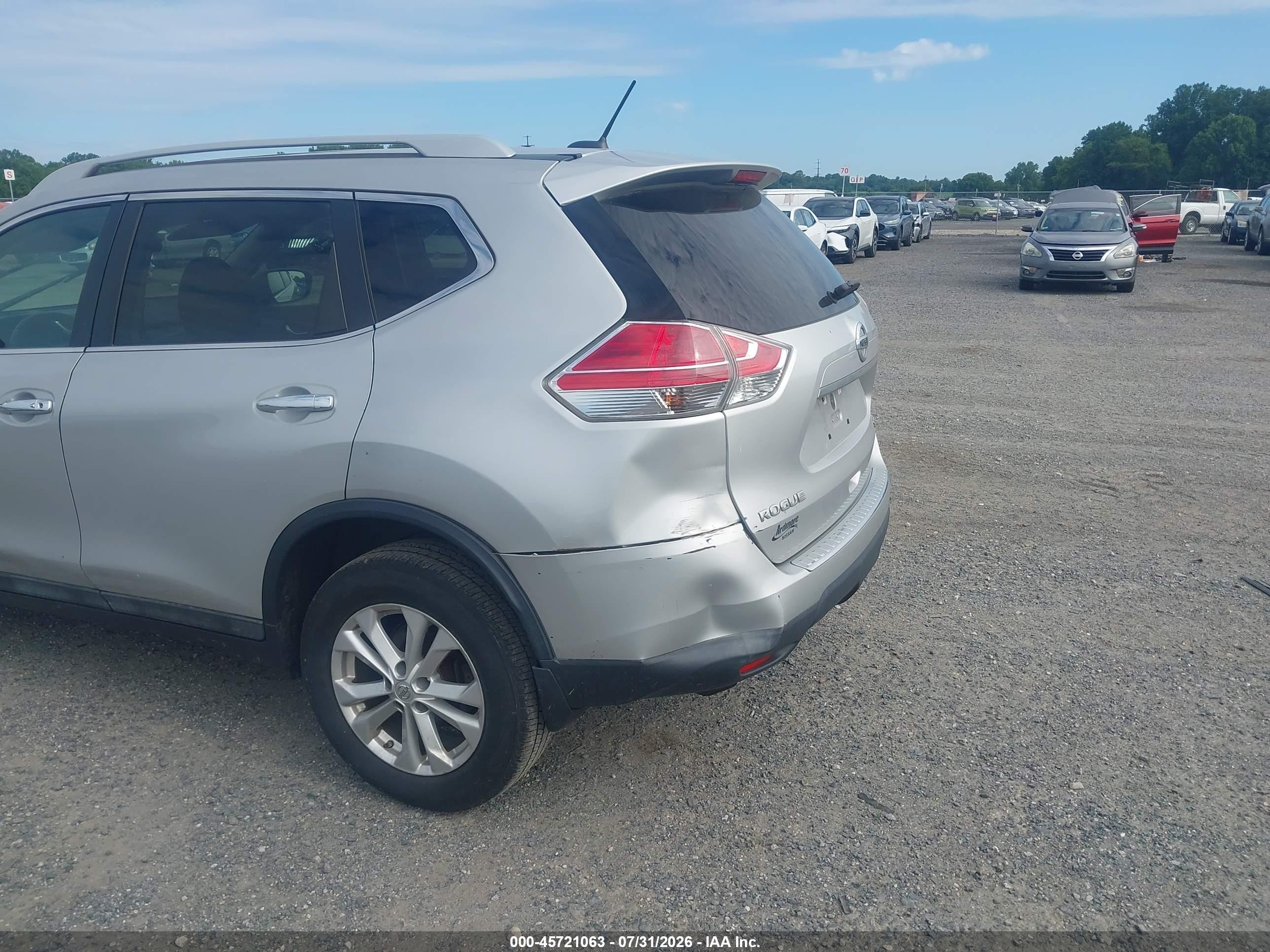 2015 Nissan Rogue Sv Silver vin: 5N1AT2MV3FC852858