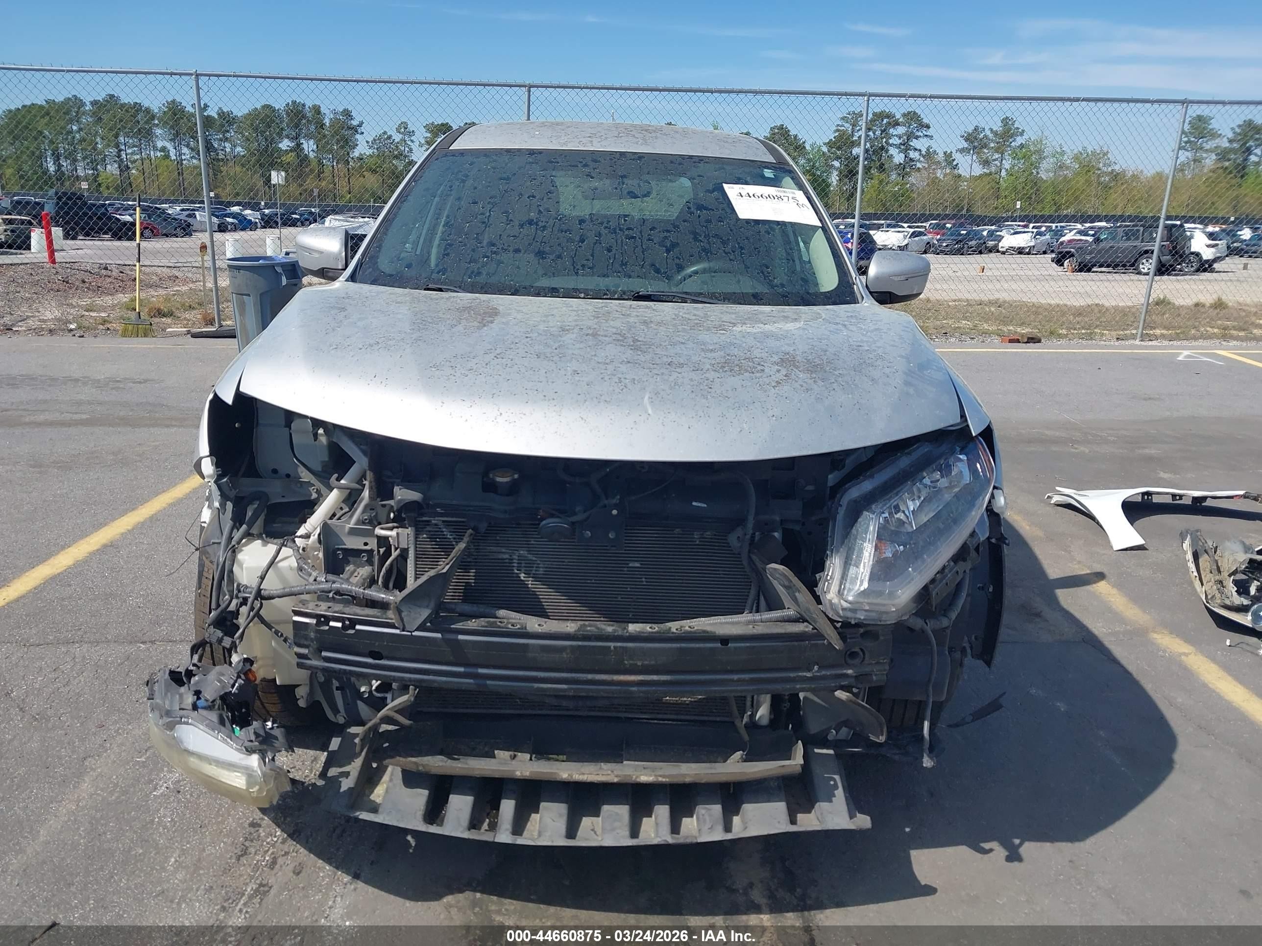 2015 Nissan Rogue S/sl/sv Silver vin: 5N1AT2MV3FC870390