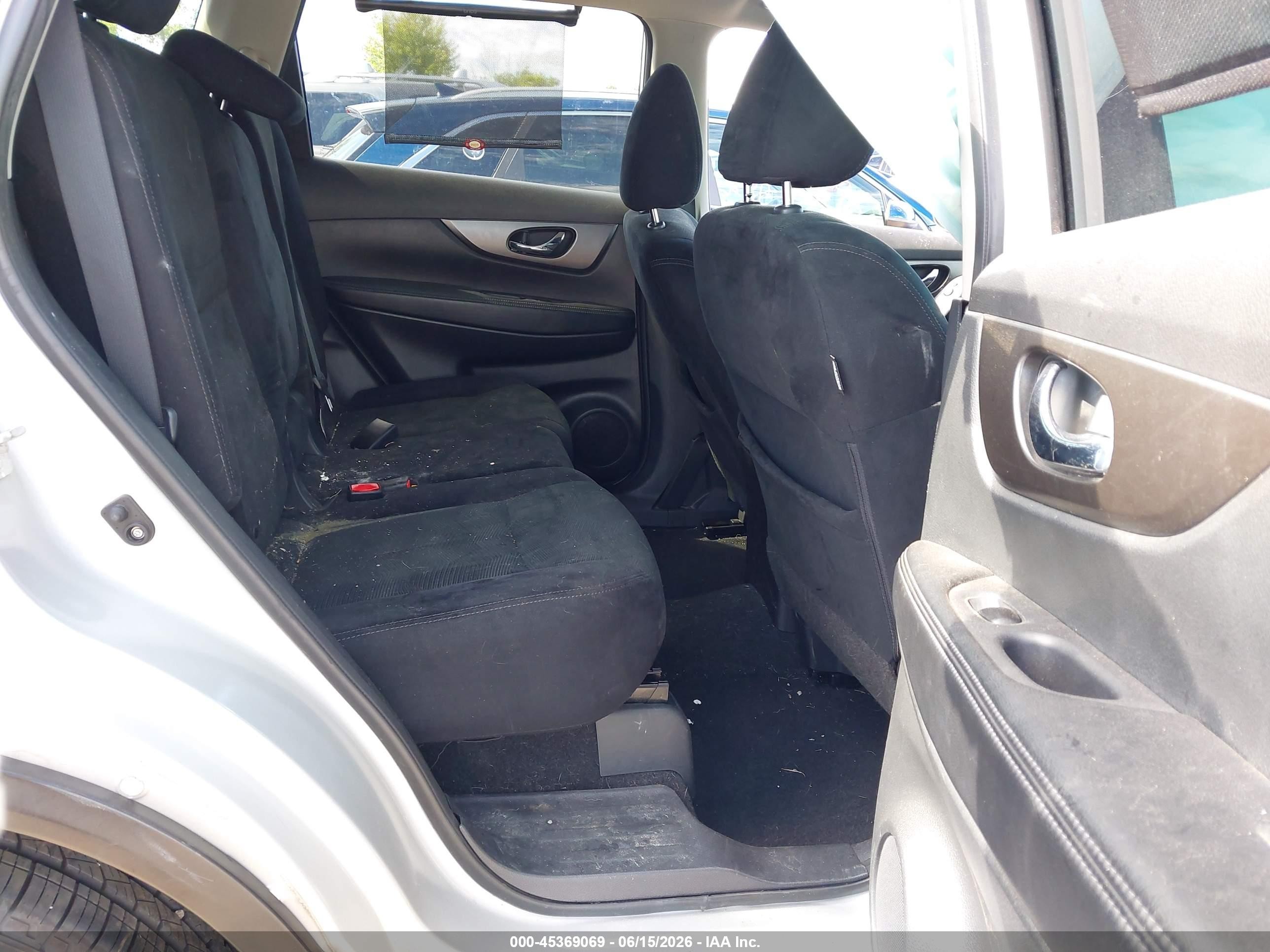 2015 Nissan Rogue Sv White vin: 5N1AT2MV3FC875668