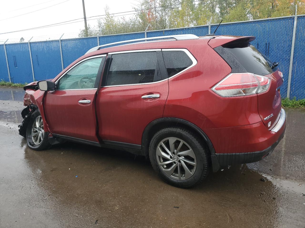2015 Nissan Rogue S Red vin: 5N1AT2MV3FC881938