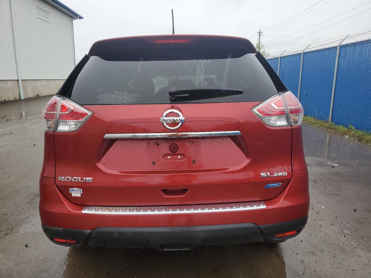 2015 Nissan Rogue S Red vin: 5N1AT2MV3FC881938