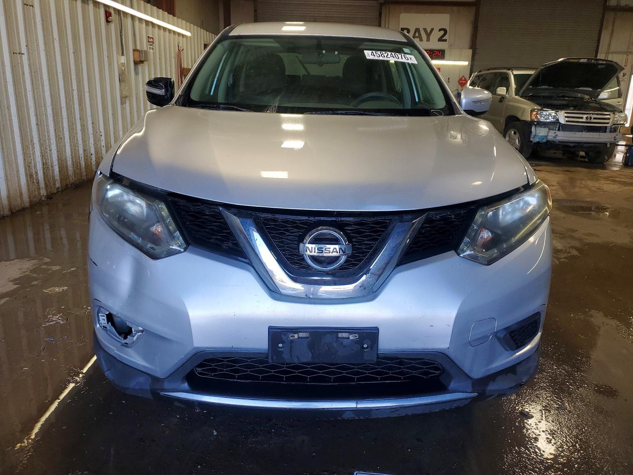 2015 Nissan Rogue S Серебряный vin: 5N1AT2MV3FC909446