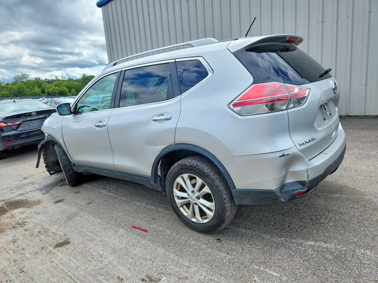 2014 Nissan Rogue Sv Серебряный vin: 5N1AT2MV4EC751813