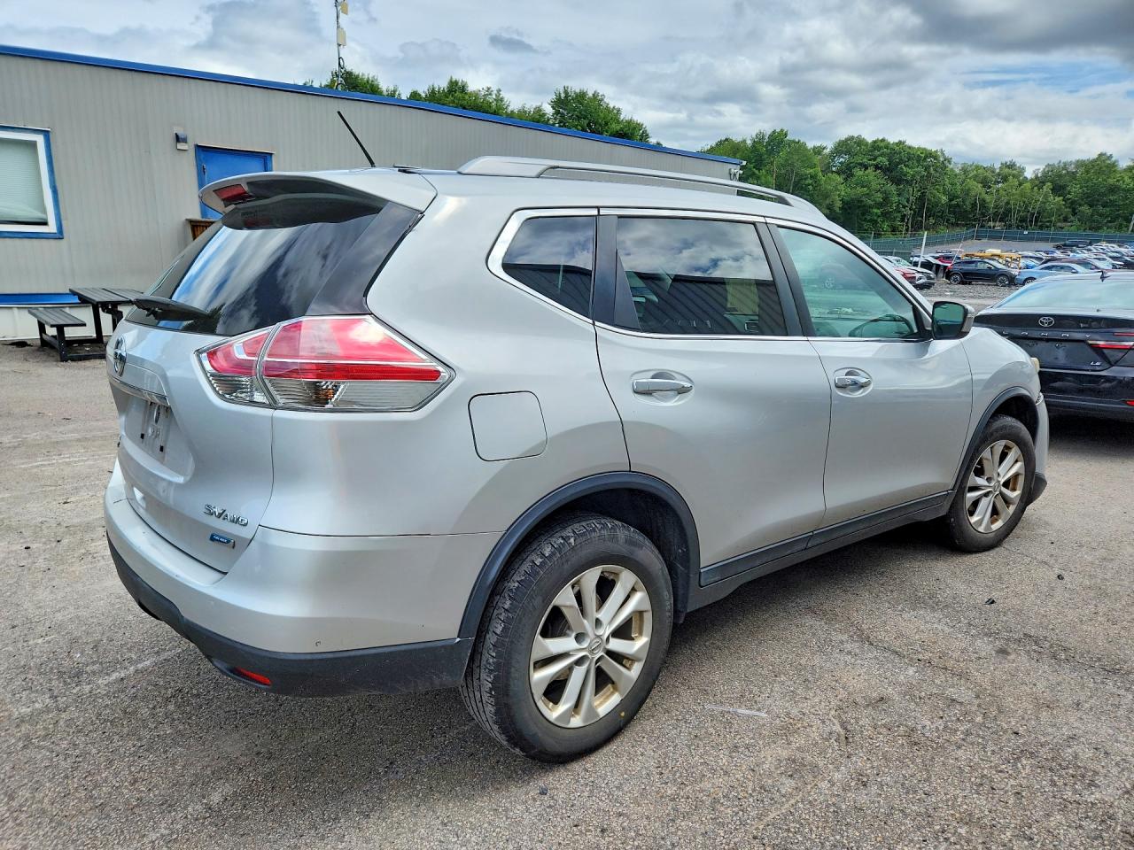 2014 Nissan Rogue Sv Серебряный vin: 5N1AT2MV4EC751813