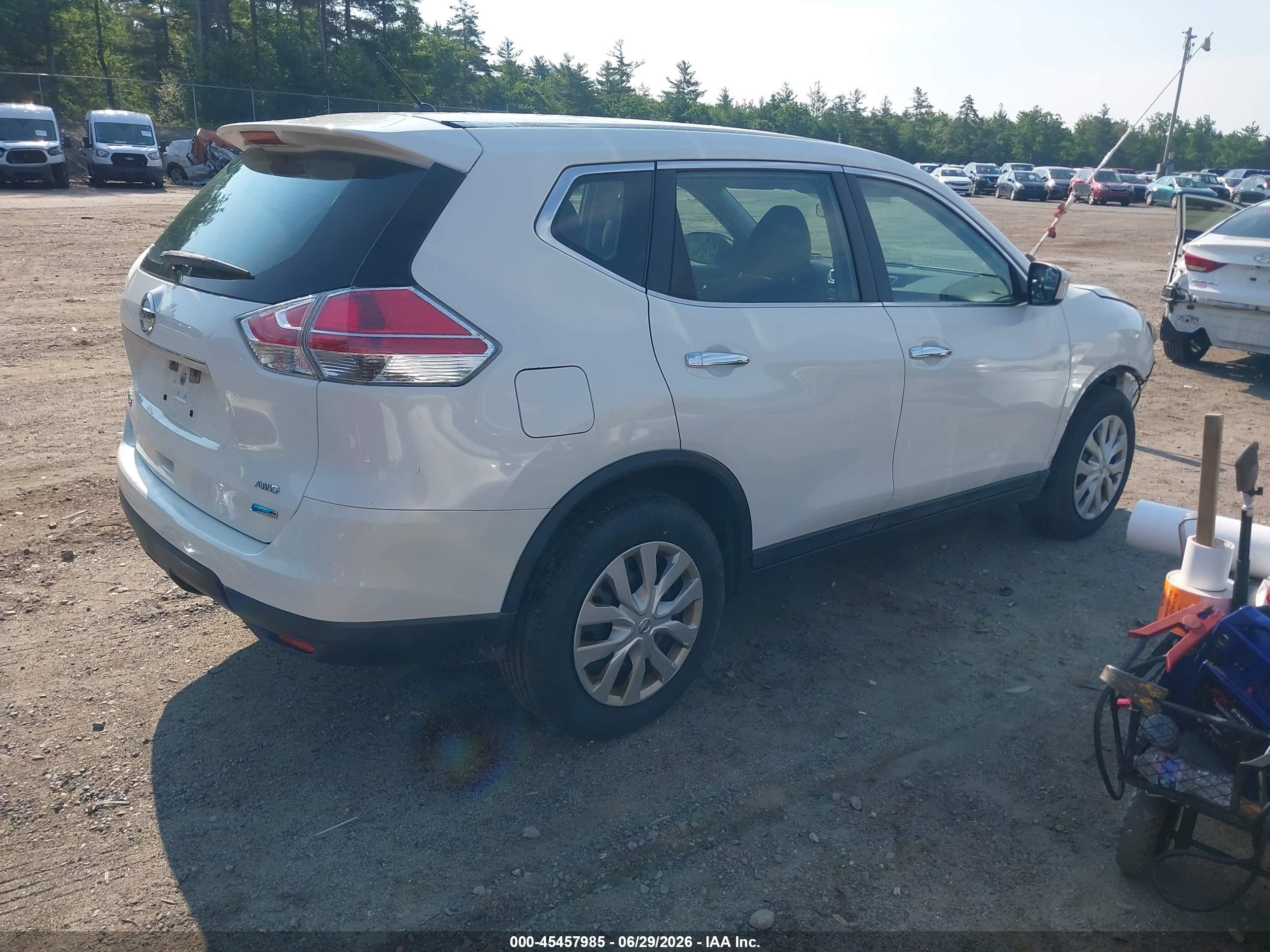 2014 Nissan Rogue S White vin: 5N1AT2MV4EC753898