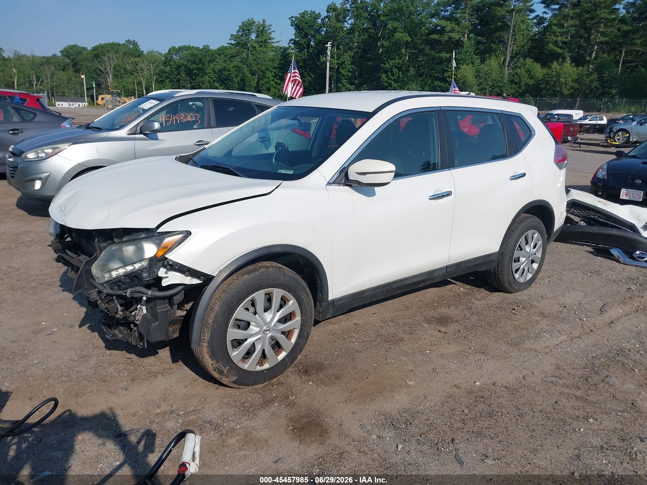 2014 Nissan Rogue S White vin: 5N1AT2MV4EC753898