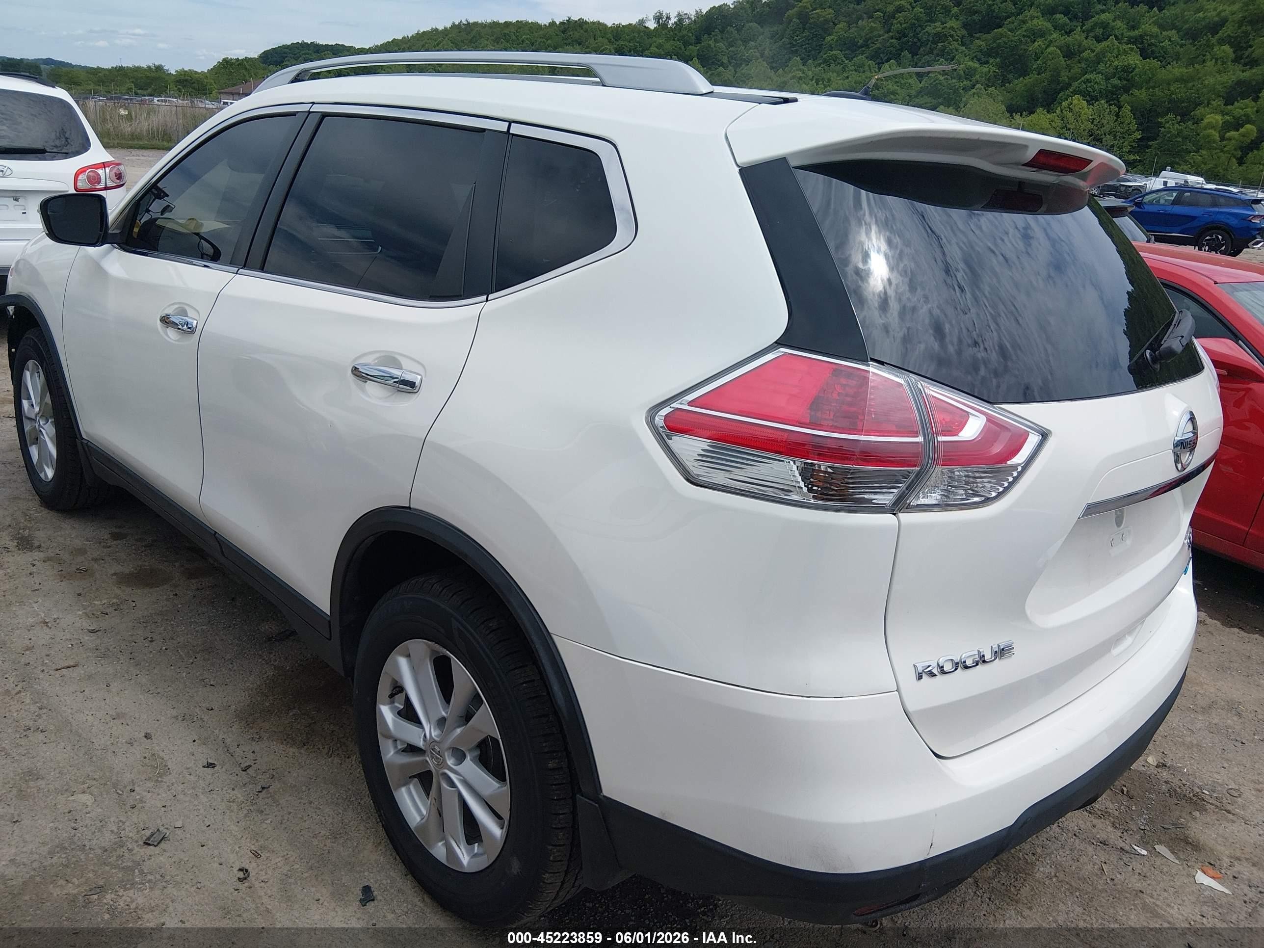 2014 Nissan Rogue Sv White vin: 5N1AT2MV4EC766151