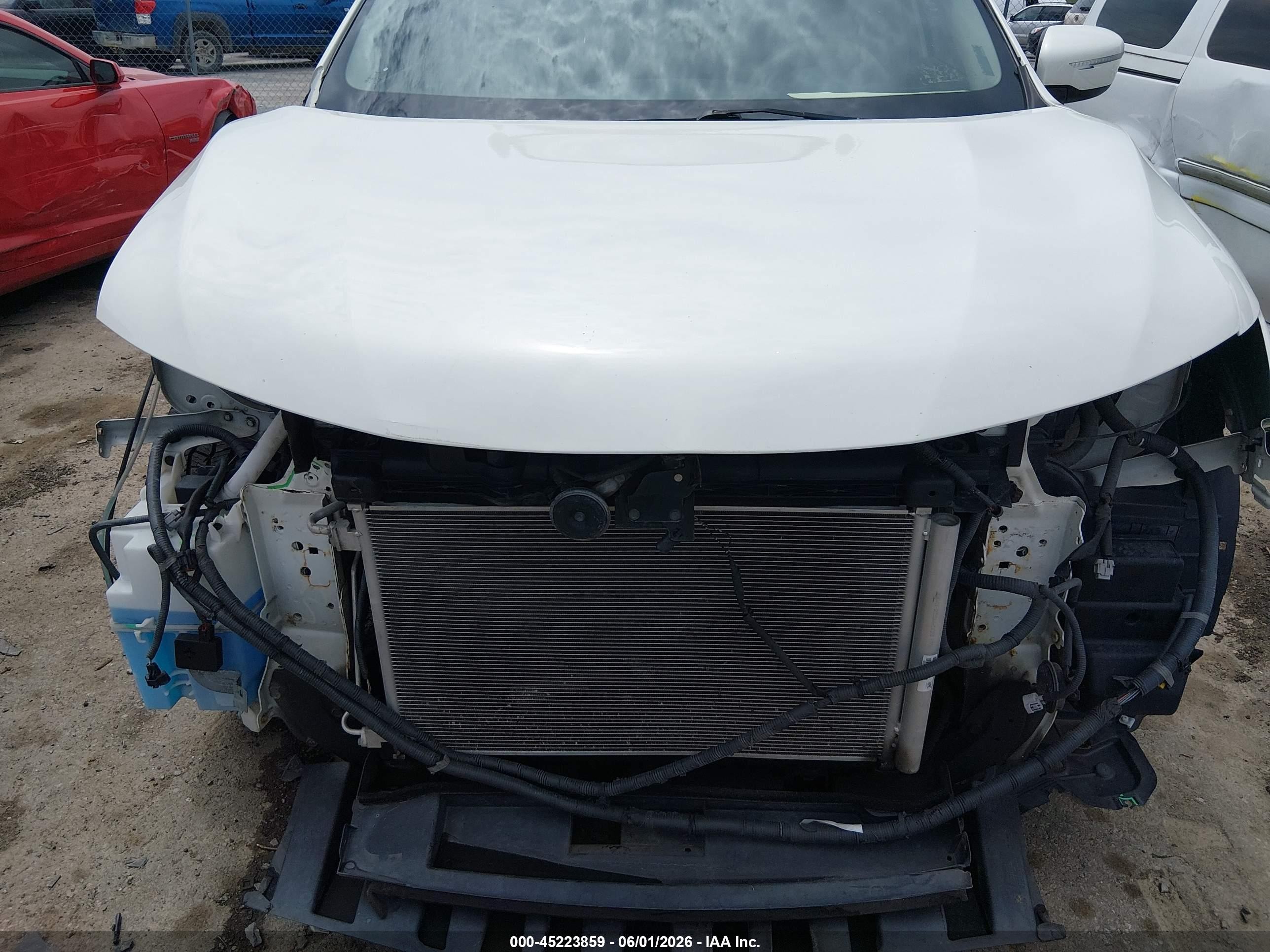 2014 Nissan Rogue Sv White vin: 5N1AT2MV4EC766151