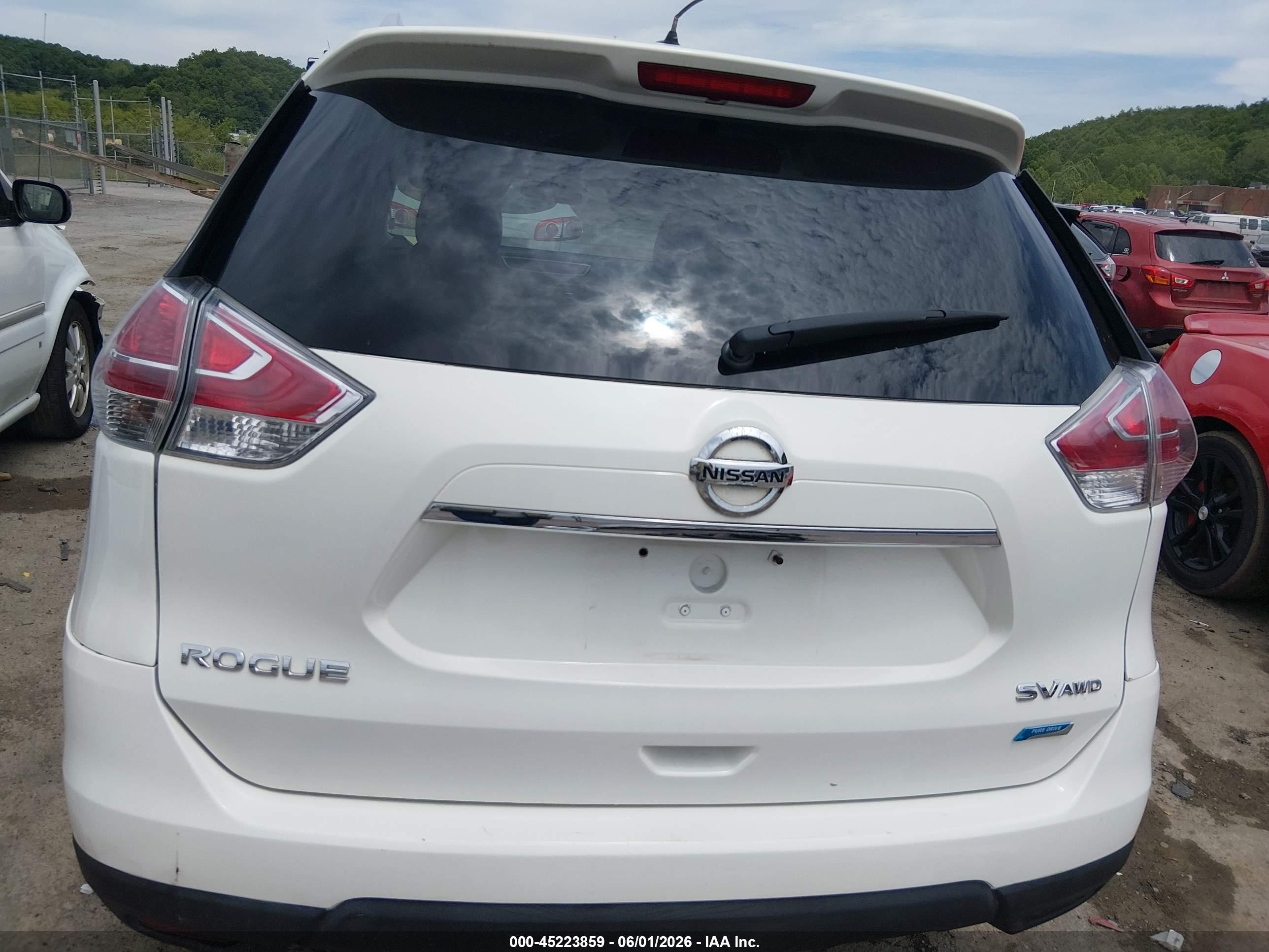 2014 Nissan Rogue Sv White vin: 5N1AT2MV4EC766151