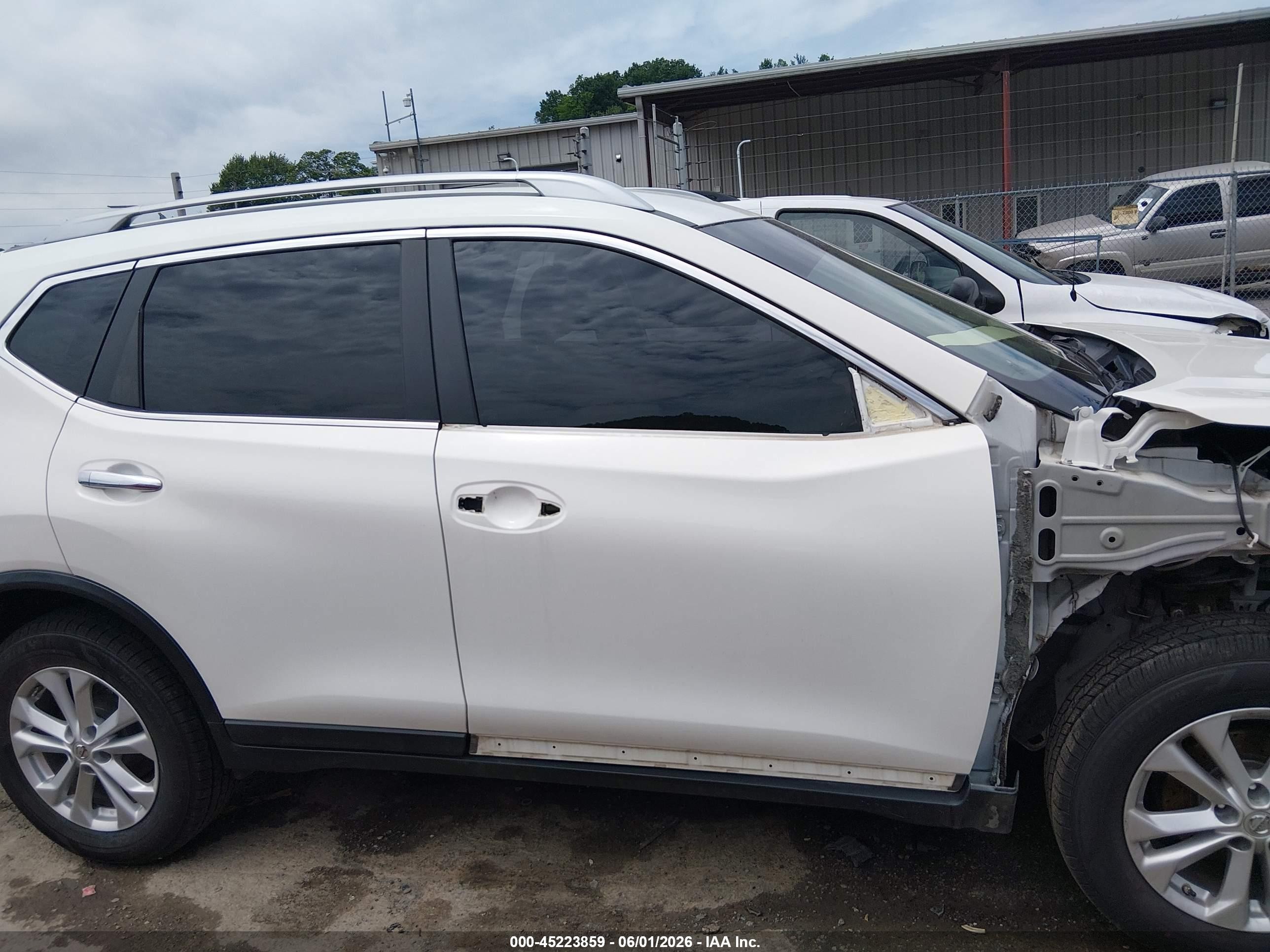 2014 Nissan Rogue Sv White vin: 5N1AT2MV4EC766151