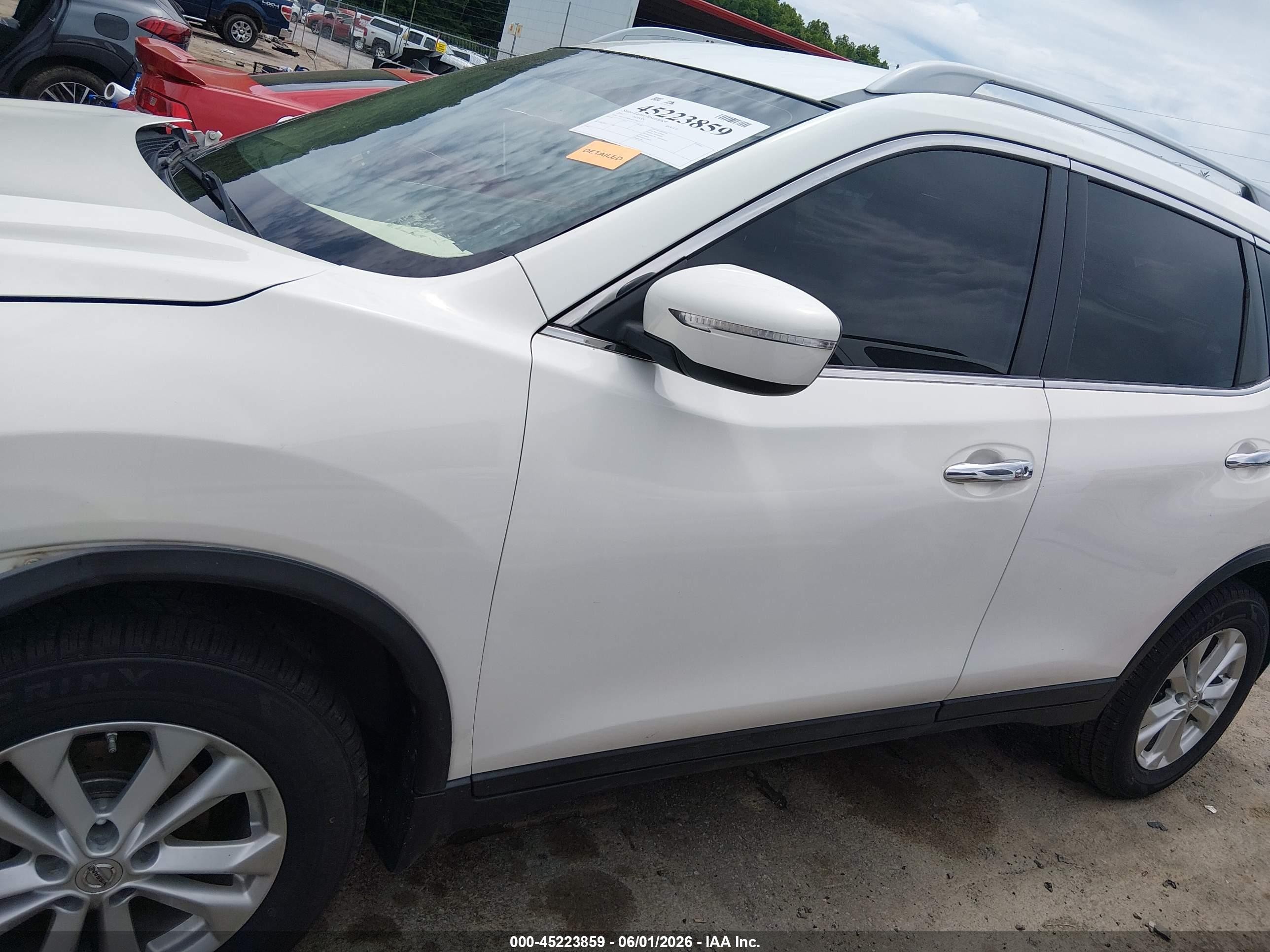 2014 Nissan Rogue Sv White vin: 5N1AT2MV4EC766151