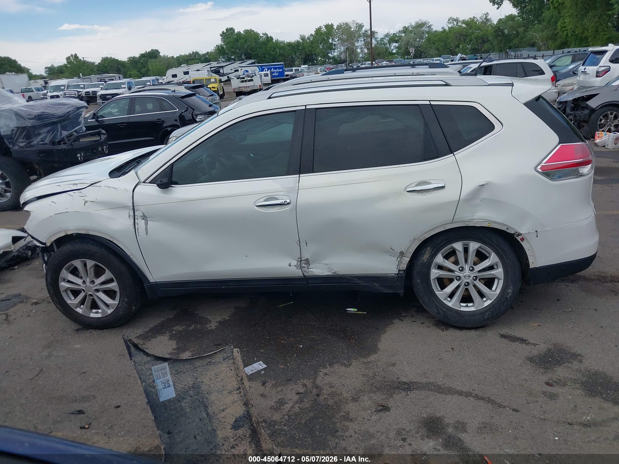 2014 Nissan Rogue Sv White vin: 5N1AT2MV4EC821455