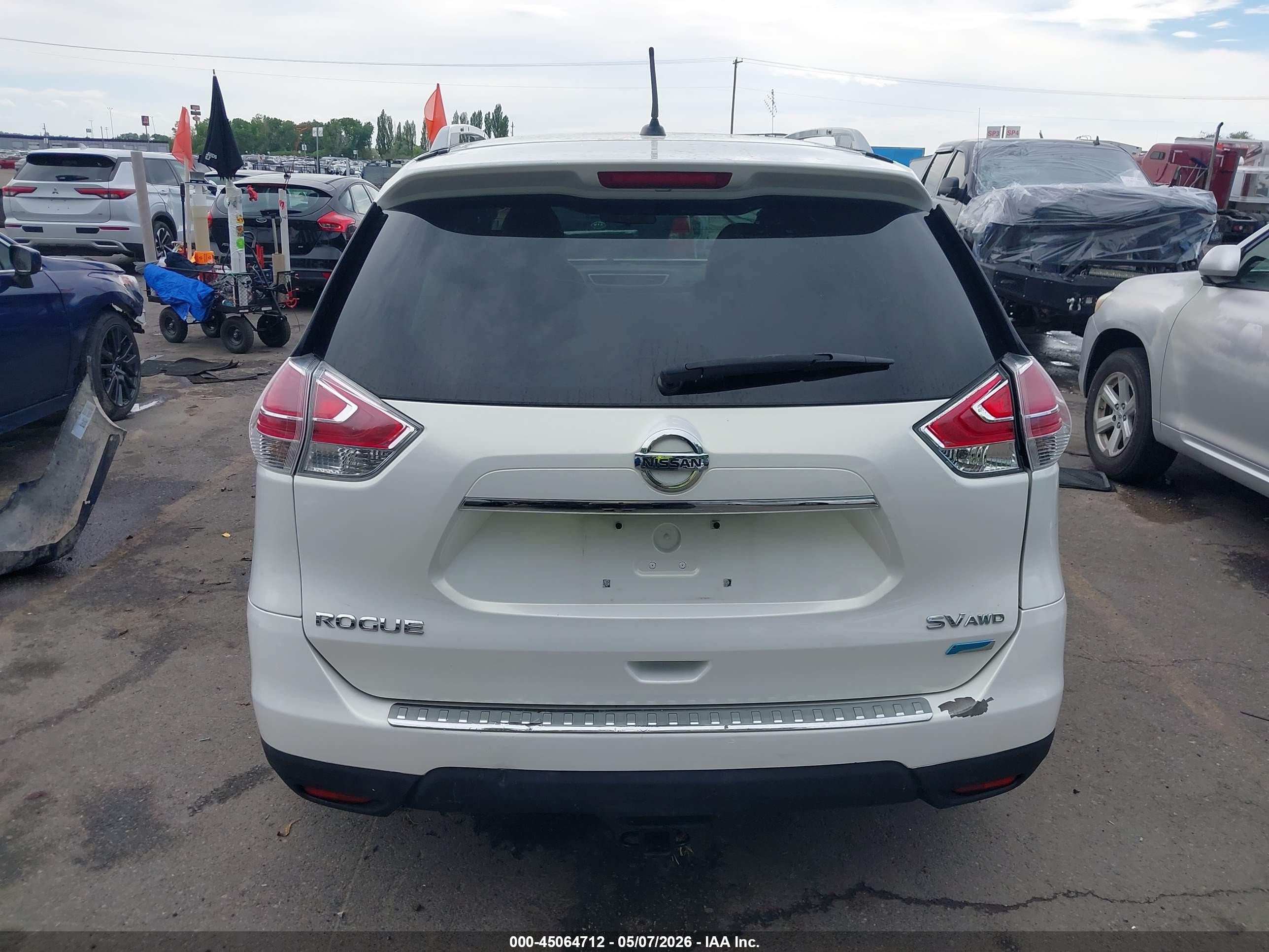 2014 Nissan Rogue Sv White vin: 5N1AT2MV4EC821455