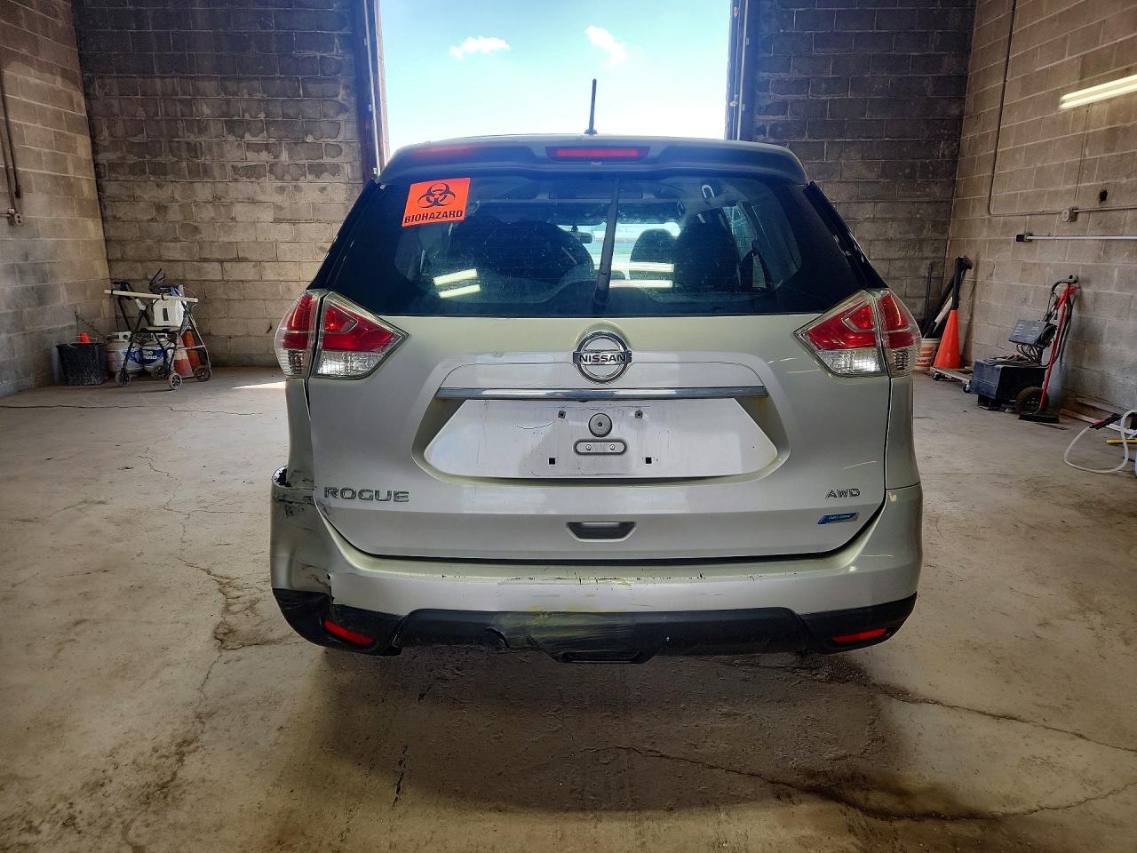 2014 Nissan Rogue S Silver vin: 5N1AT2MV4EC832276