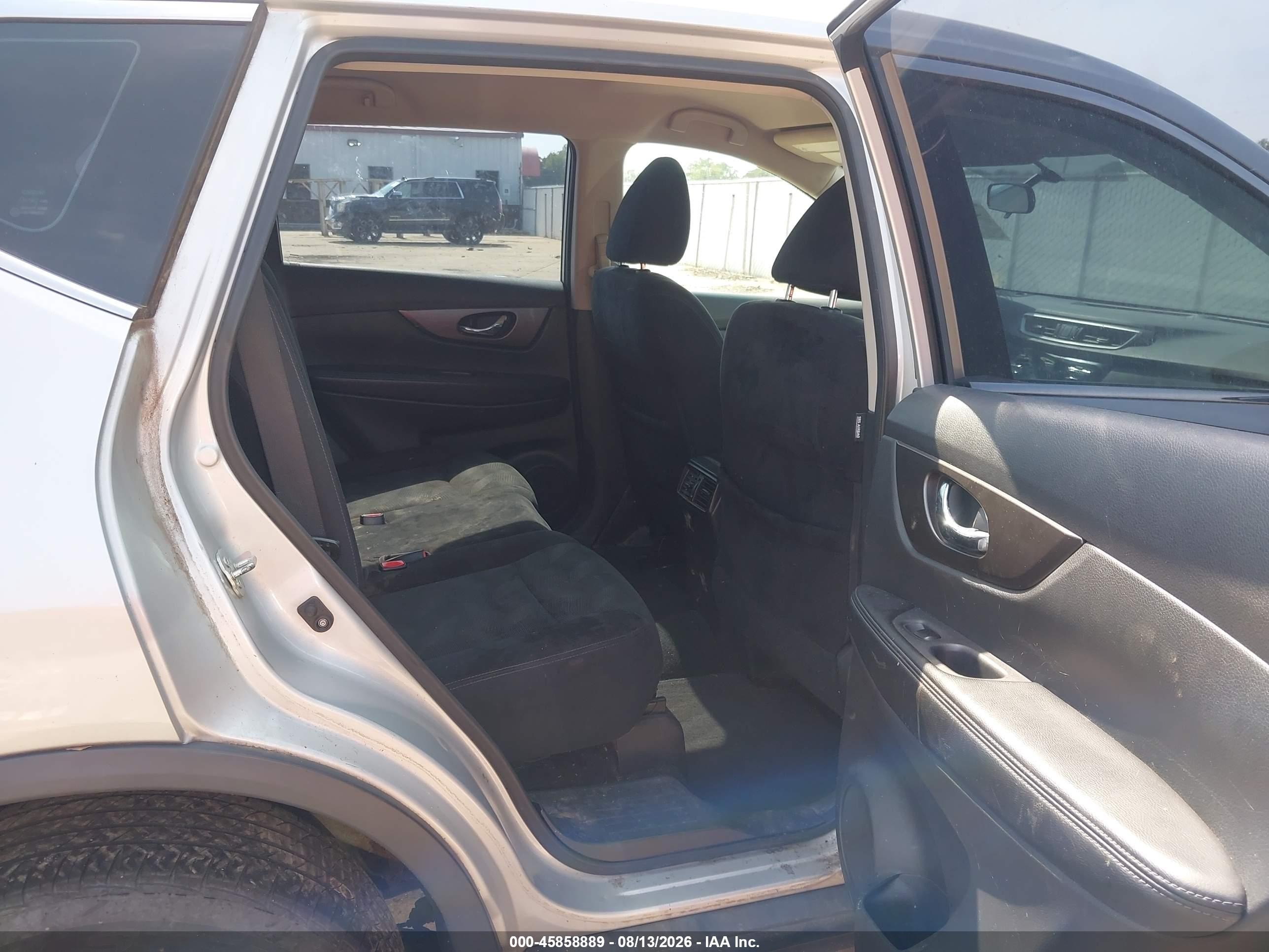 2014 Nissan Rogue S Silver vin: 5N1AT2MV4EC851233