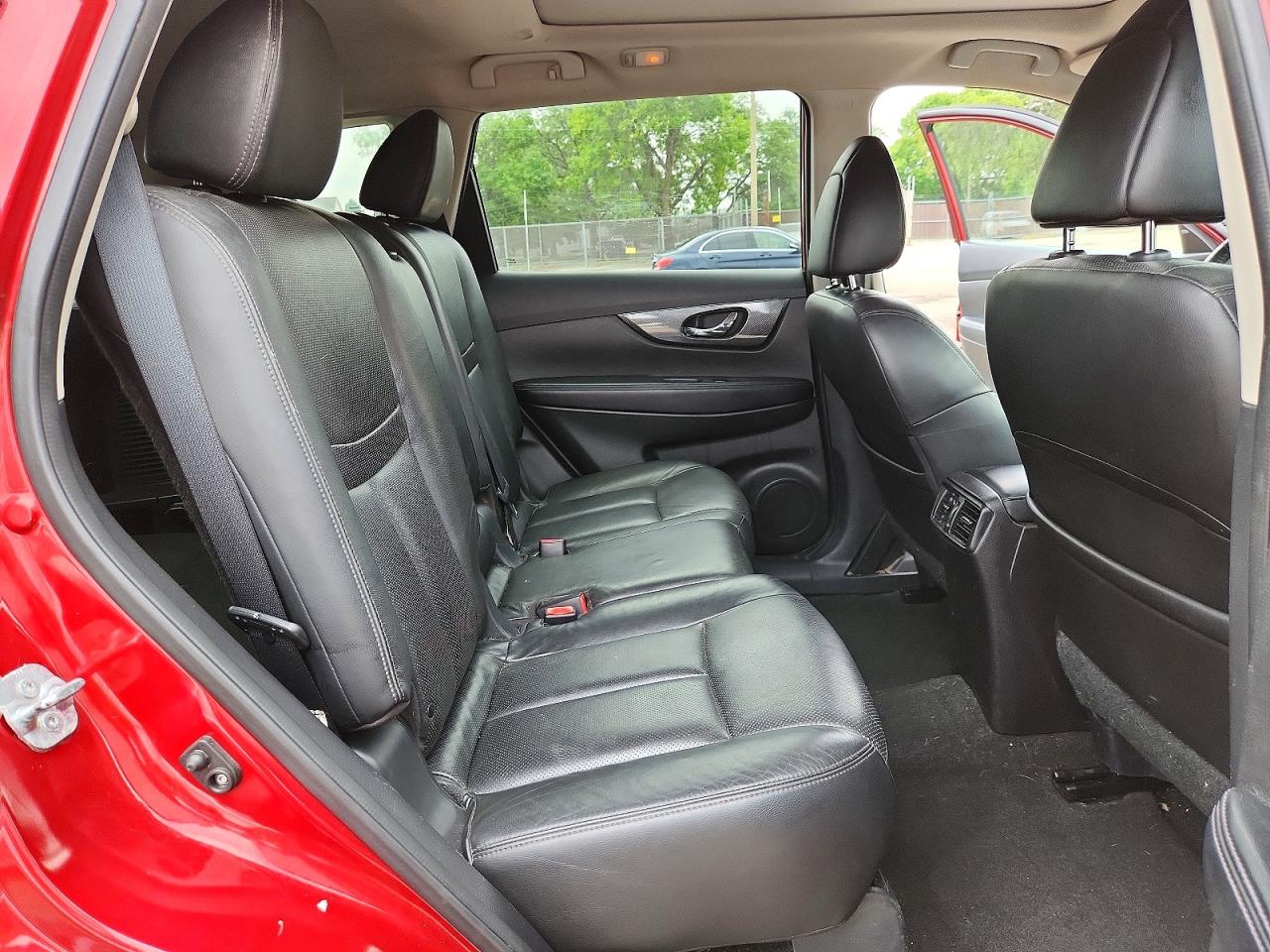 2015 Nissan Rogue Sl Red vin: 5N1AT2MV4FC779855
