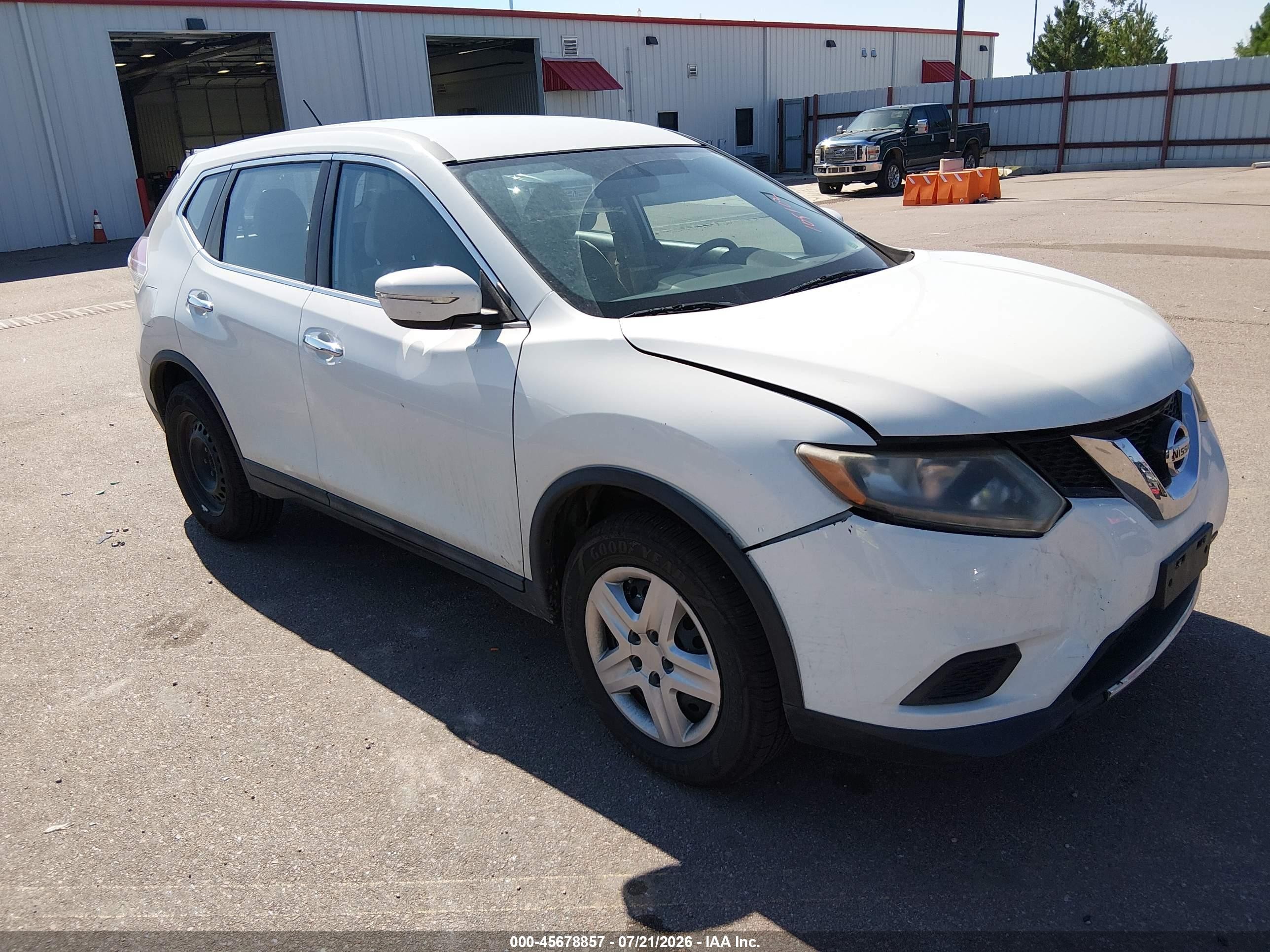 2015 Nissan Rogue S White vin: 5N1AT2MV4FC821439