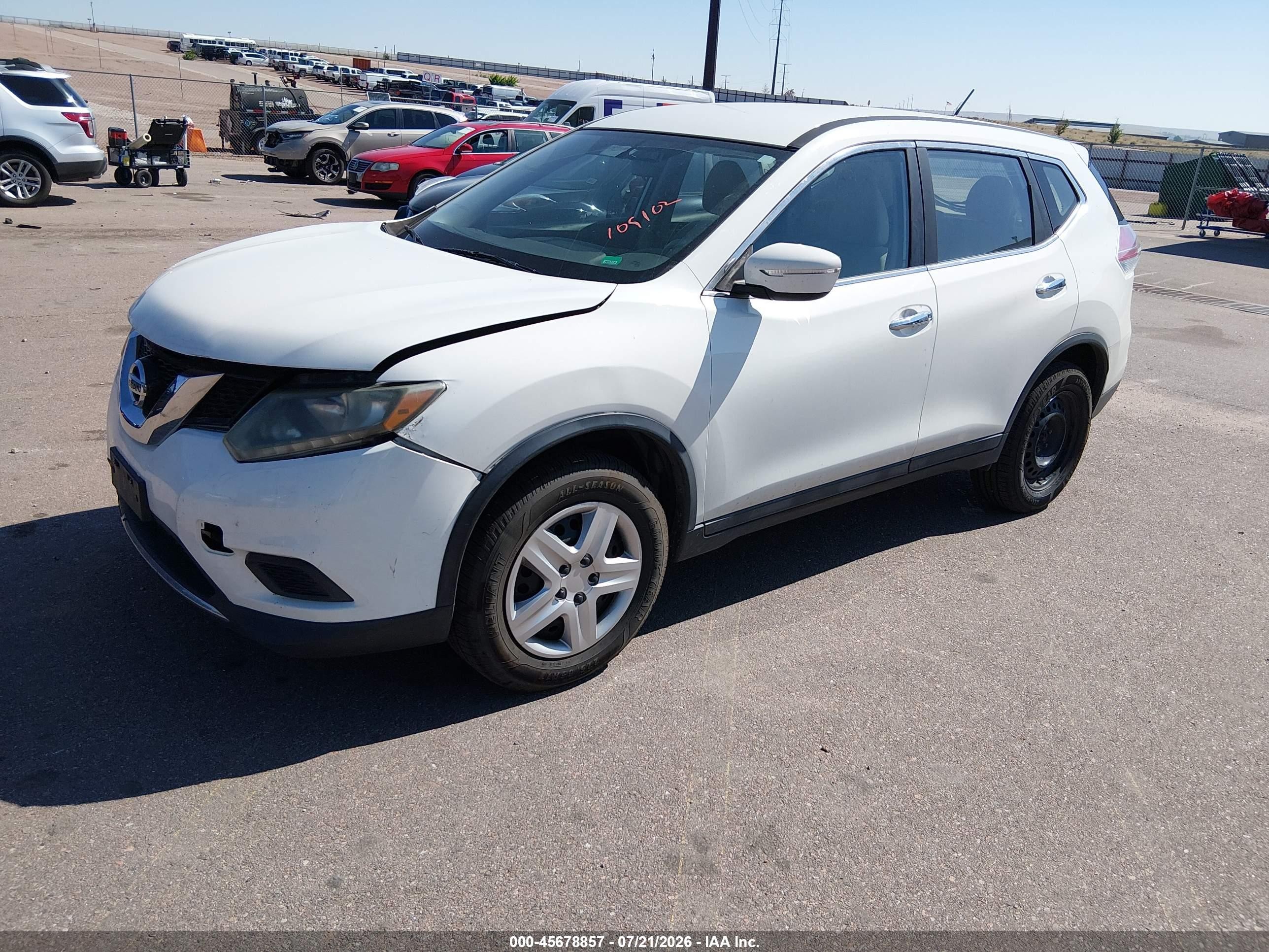 2015 Nissan Rogue S White vin: 5N1AT2MV4FC821439