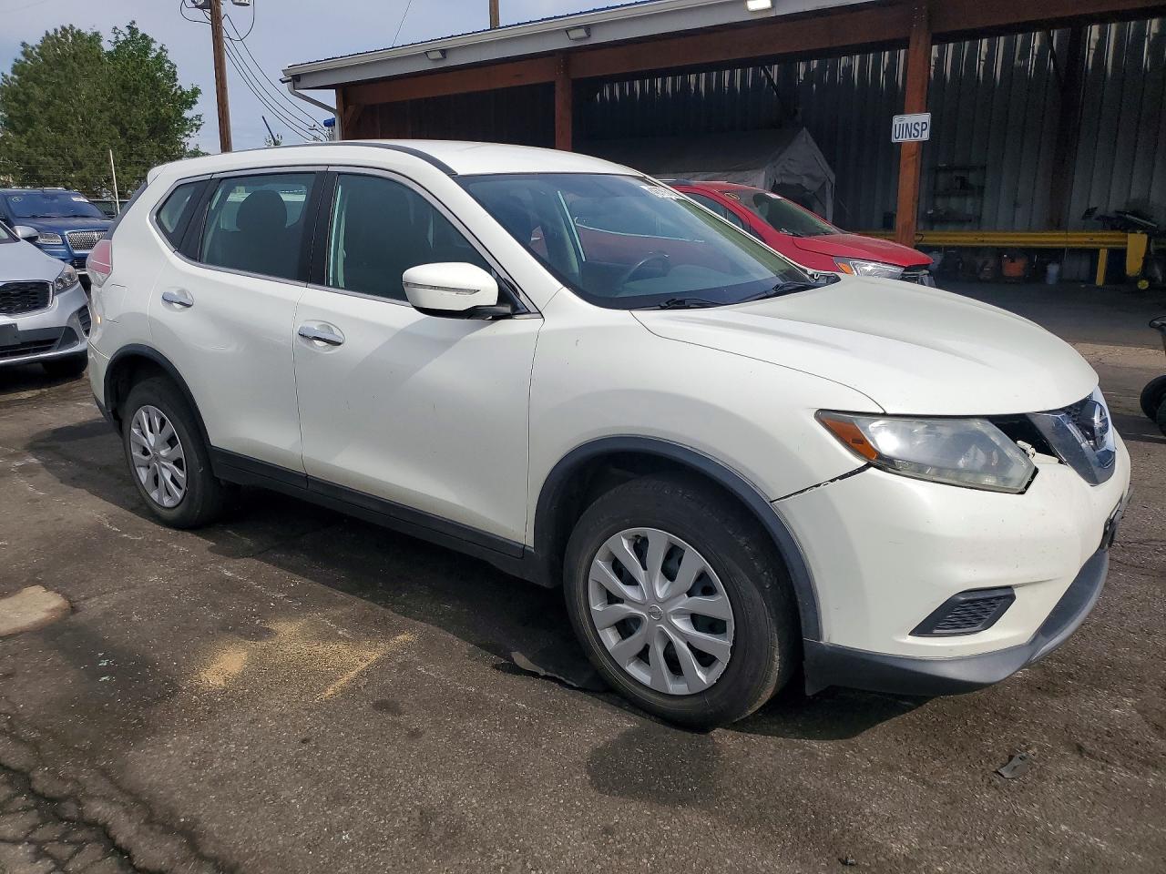 2015 Nissan Rogue S White vin: 5N1AT2MV4FC831646