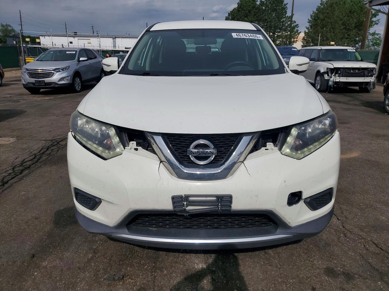 2015 Nissan Rogue S White vin: 5N1AT2MV4FC831646