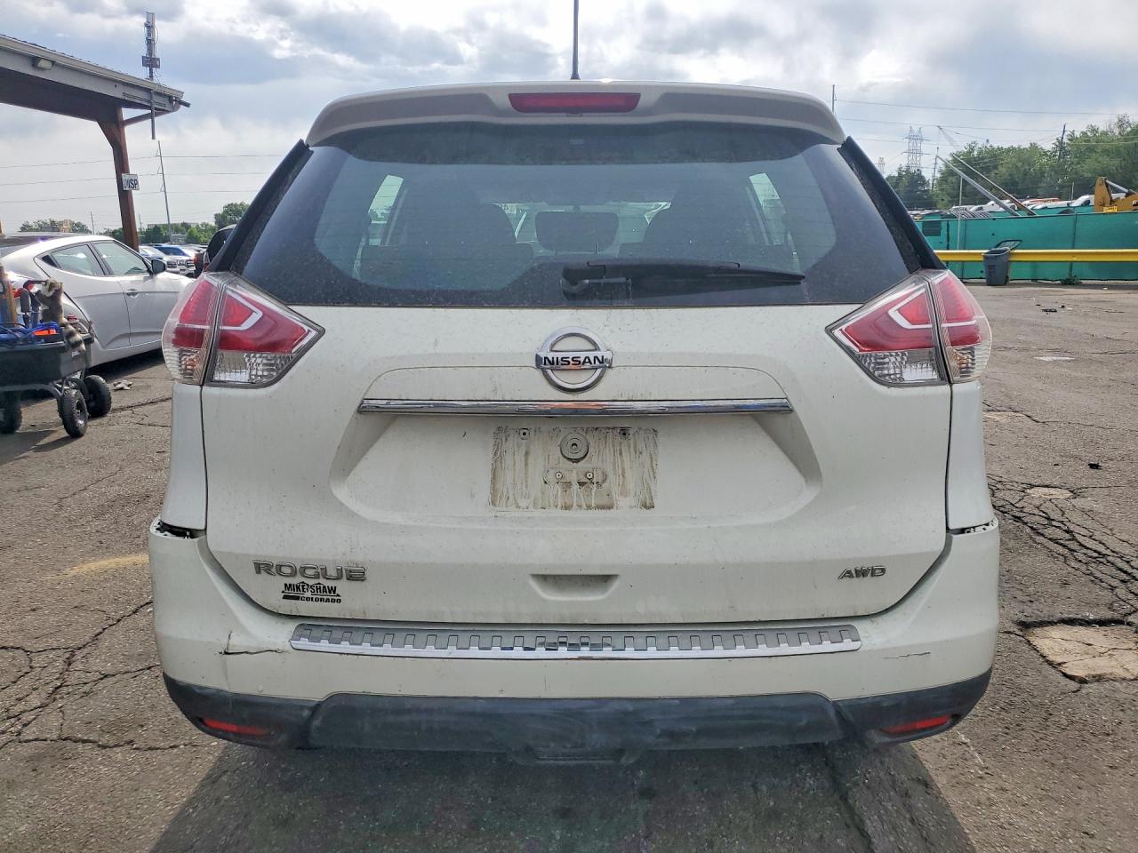 2015 Nissan Rogue S White vin: 5N1AT2MV4FC831646