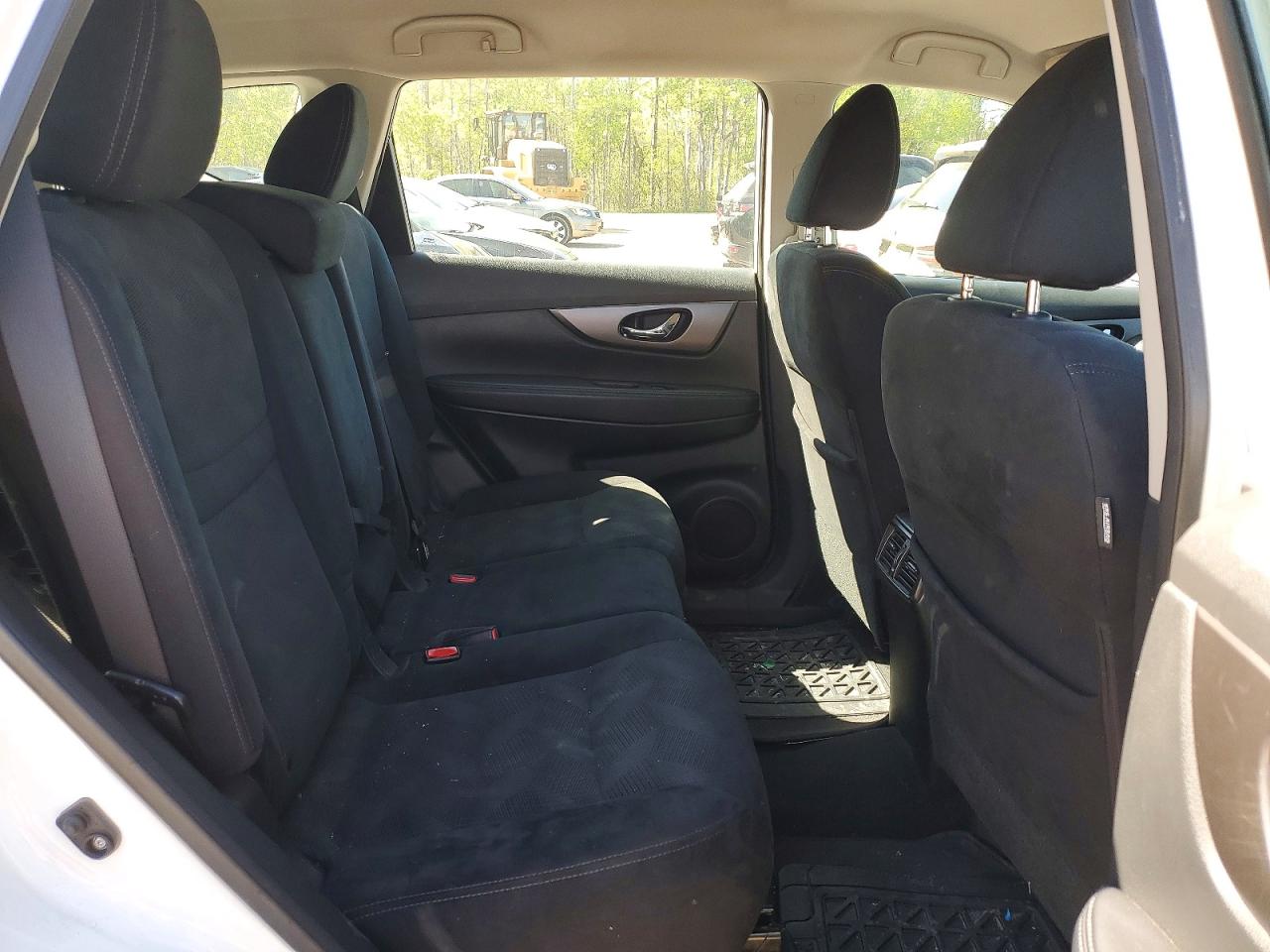 2015 Nissan Rogue S White vin: 5N1AT2MV4FC845305