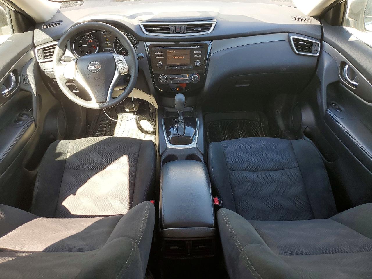 2015 Nissan Rogue S White vin: 5N1AT2MV4FC845305