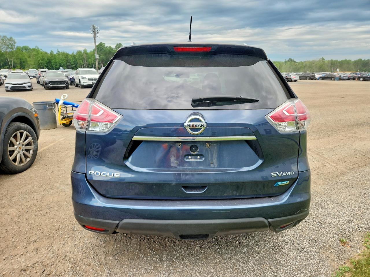 2015 Nissan Rogue S Blue vin: 5N1AT2MV4FC874870