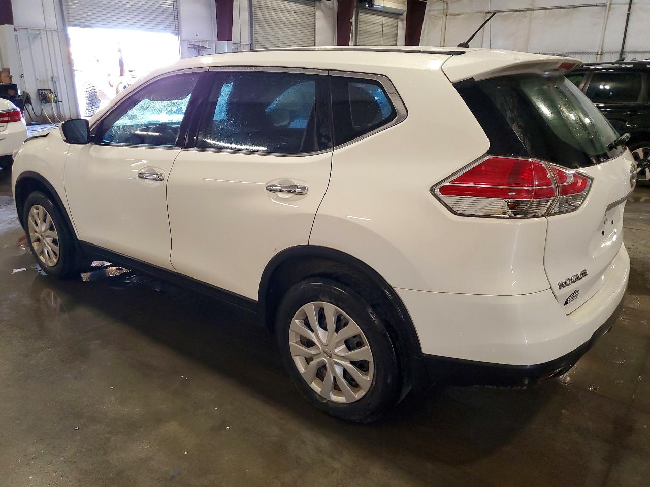 2014 Nissan Rogue S White vin: 5N1AT2MV5EC753652
