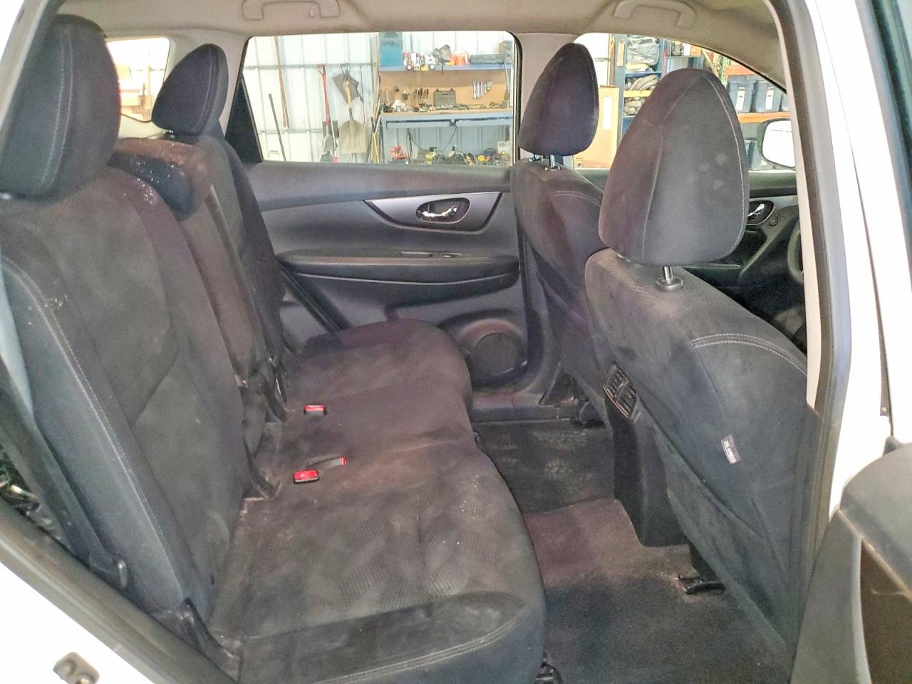 2014 Nissan Rogue S White vin: 5N1AT2MV5EC753652