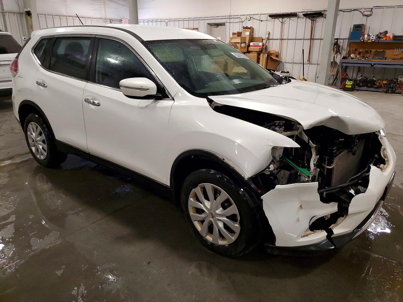 2014 Nissan Rogue S White vin: 5N1AT2MV5EC753652