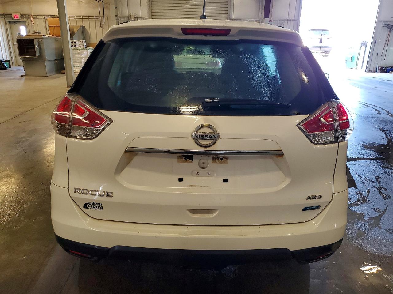 2014 Nissan Rogue S White vin: 5N1AT2MV5EC753652