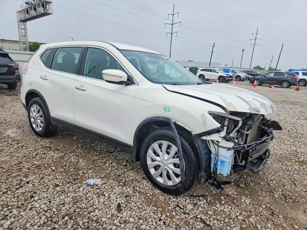 2014 Nissan Rogue S White vin: 5N1AT2MV5EC855033