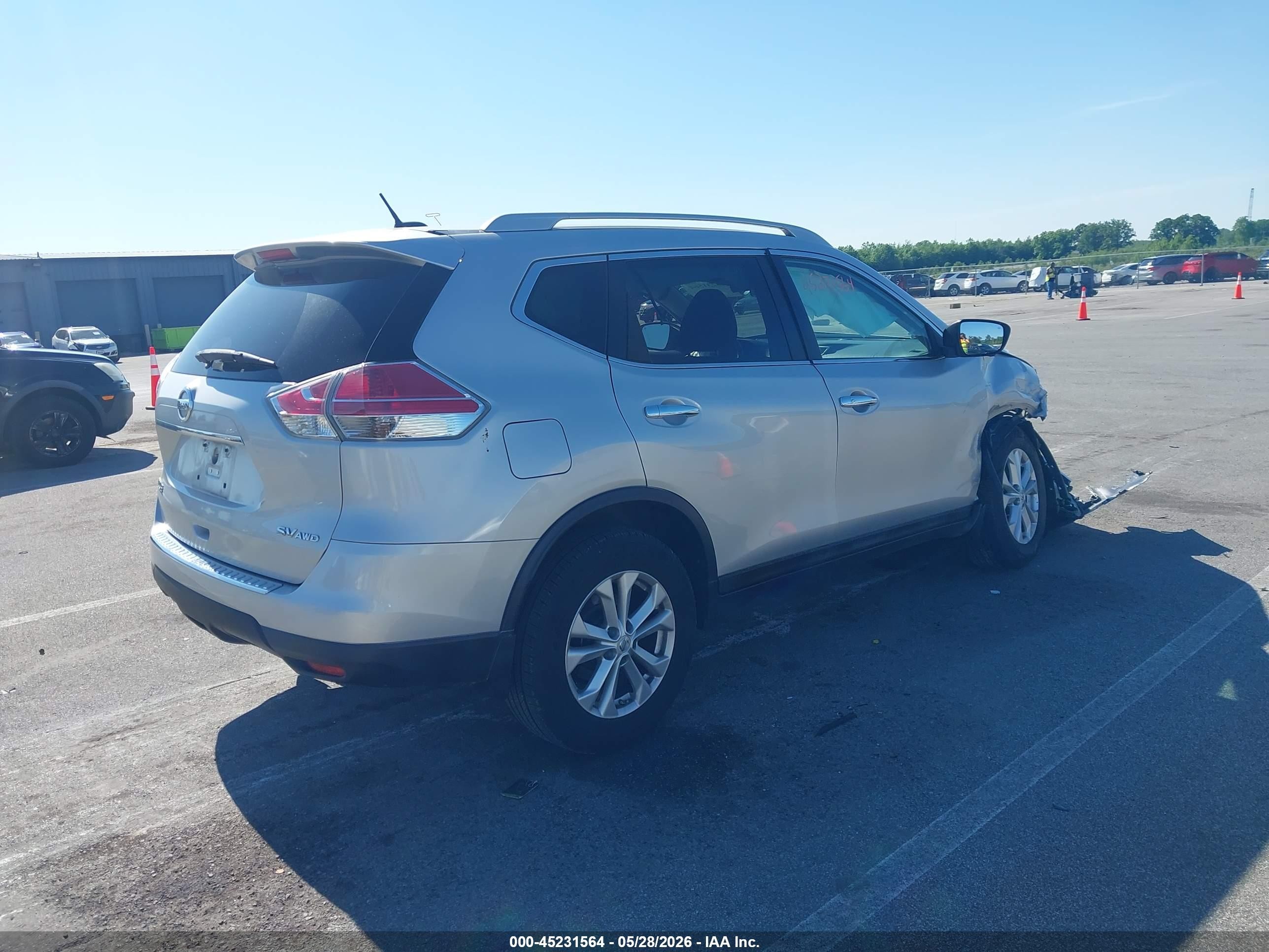 2015 Nissan Rogue Sv Silver vin: 5N1AT2MV5FC752213